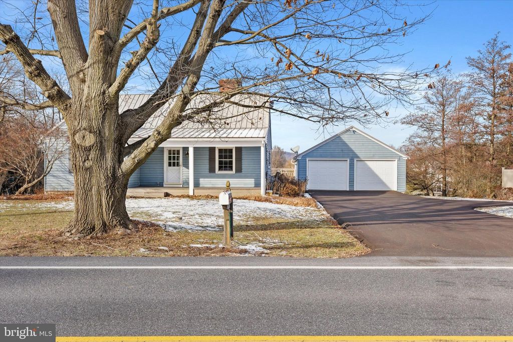 Photo of 829 W Brubaker Valley Road, LITITZ, PA 17543 (MLS # PALA2061372)