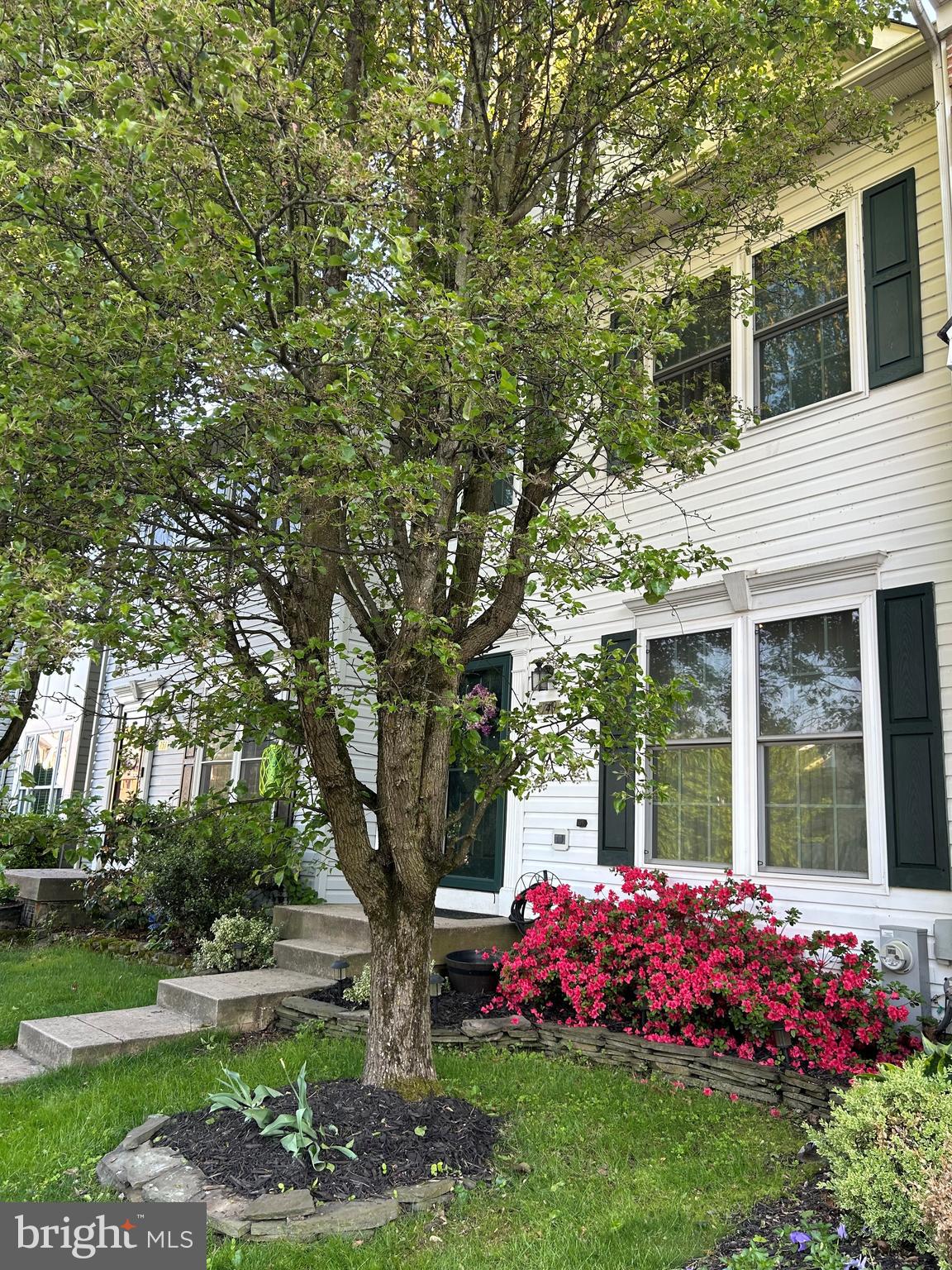 749 SHALLOW RIDGE COURT