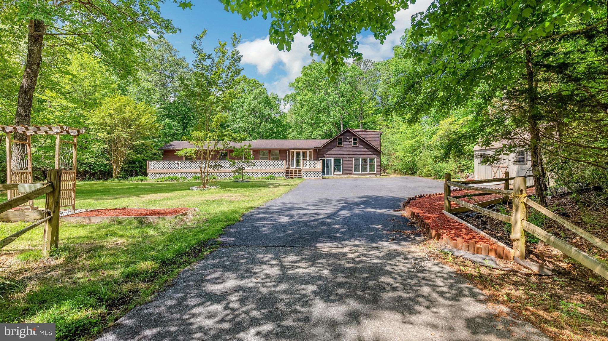LAUREL ESTATES - Residential