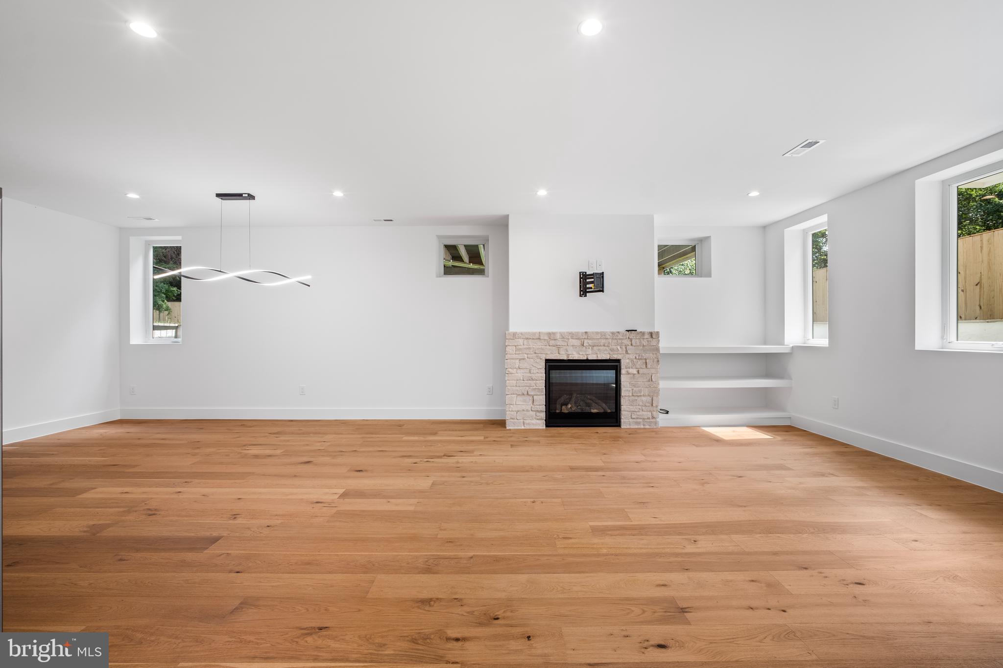 KENMORE FARMS - Residential