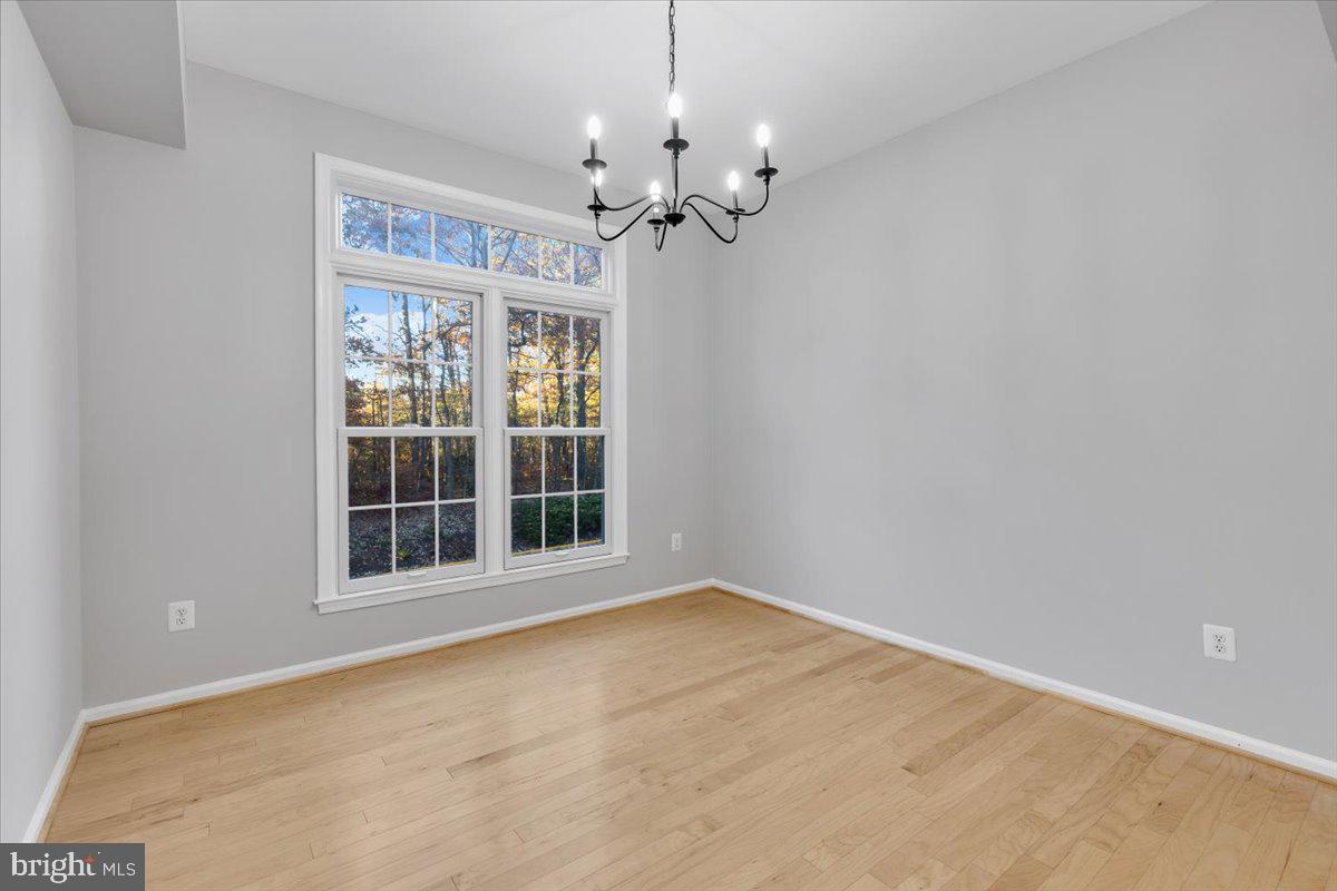 HAMPTON POINTE - Residential