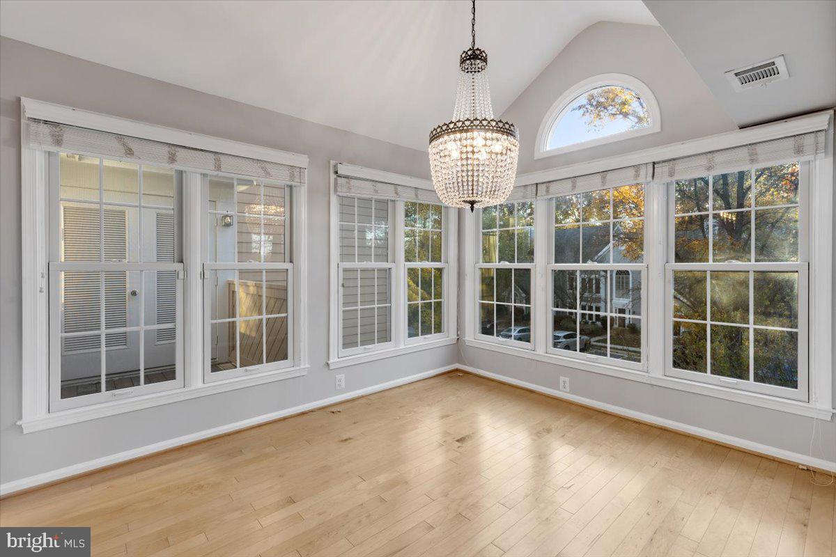 HAMPTON POINTE - Residential