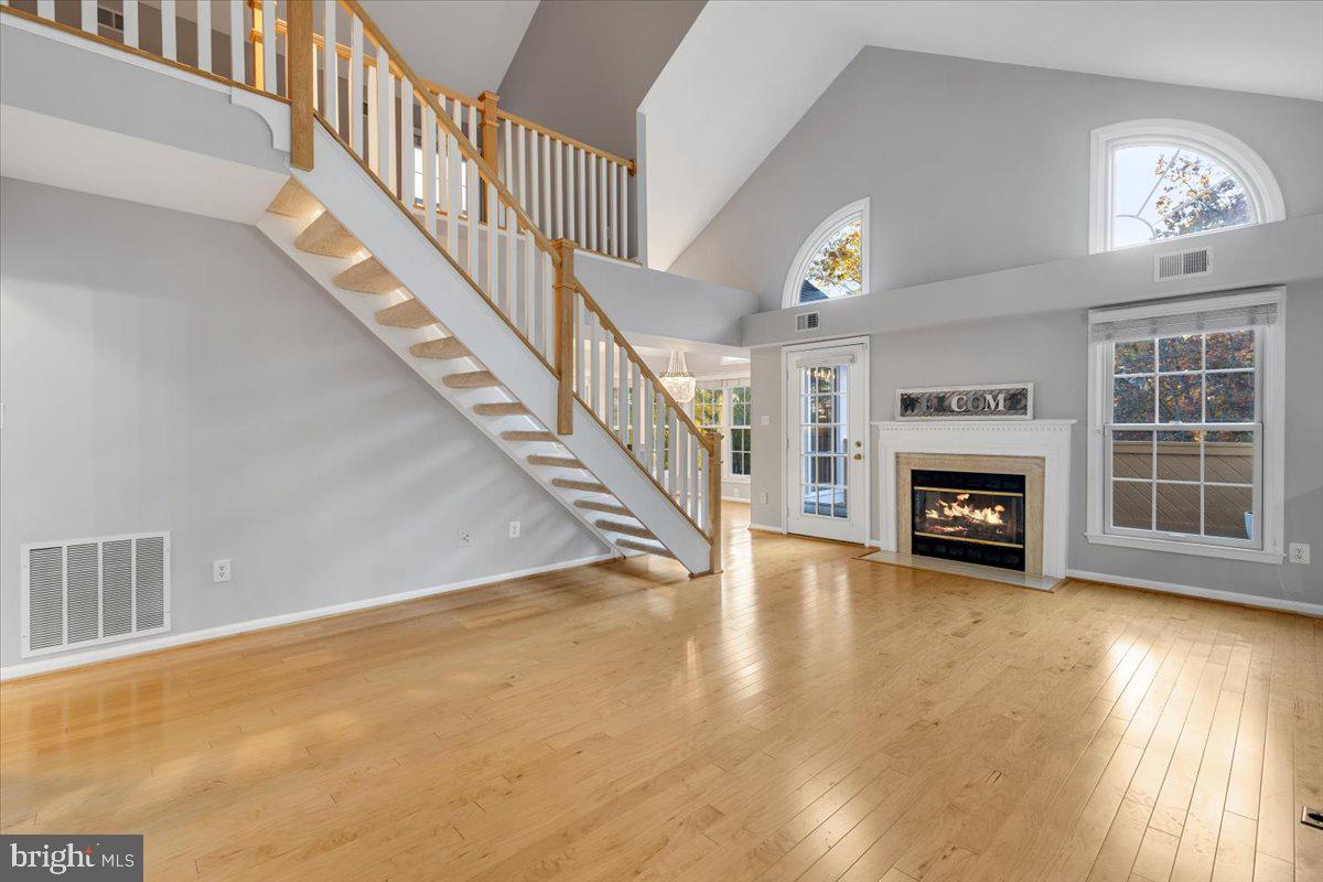 HAMPTON POINTE - Residential