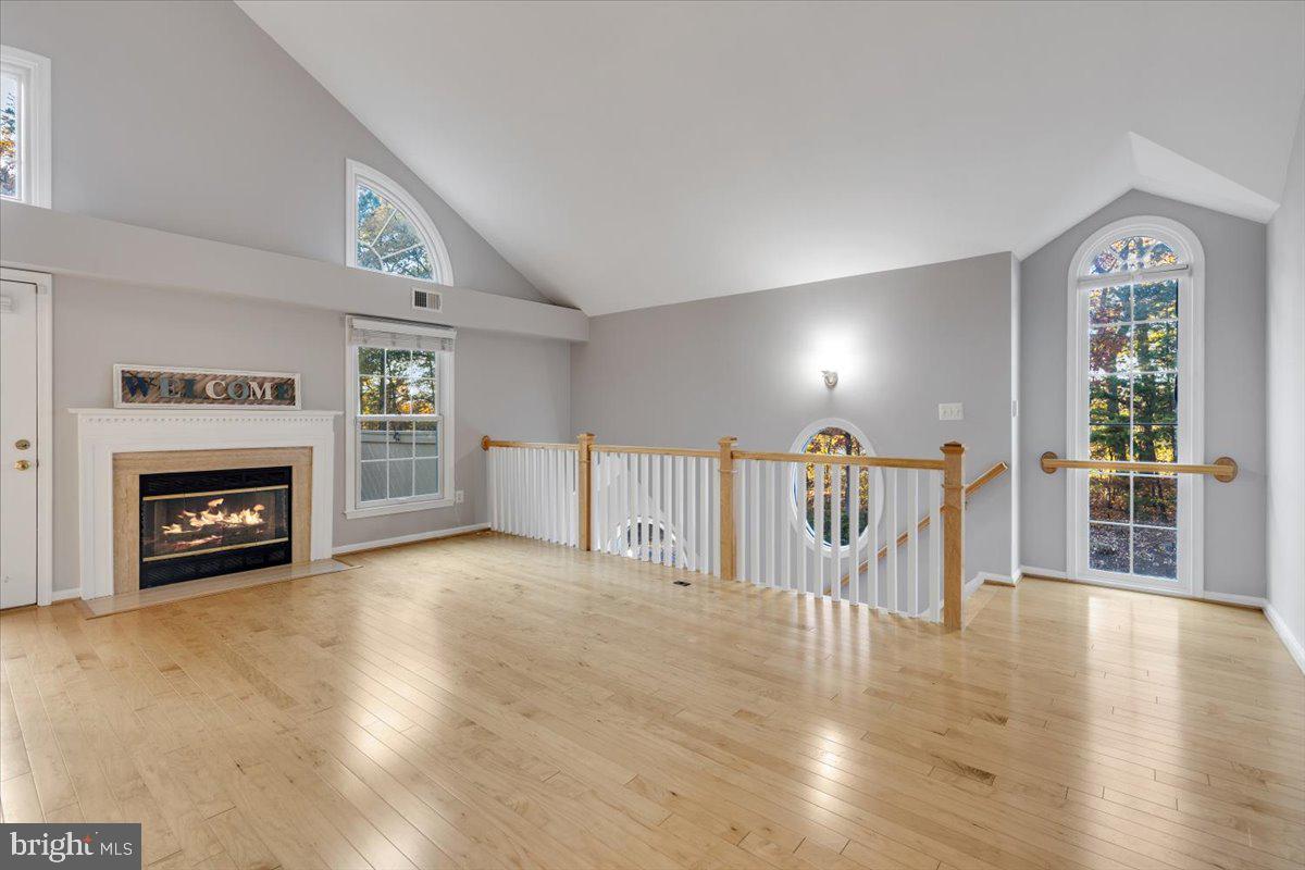 HAMPTON POINTE - Residential