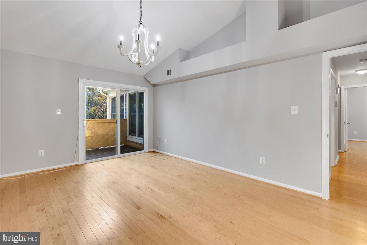 HAMPTON POINTE - Residential