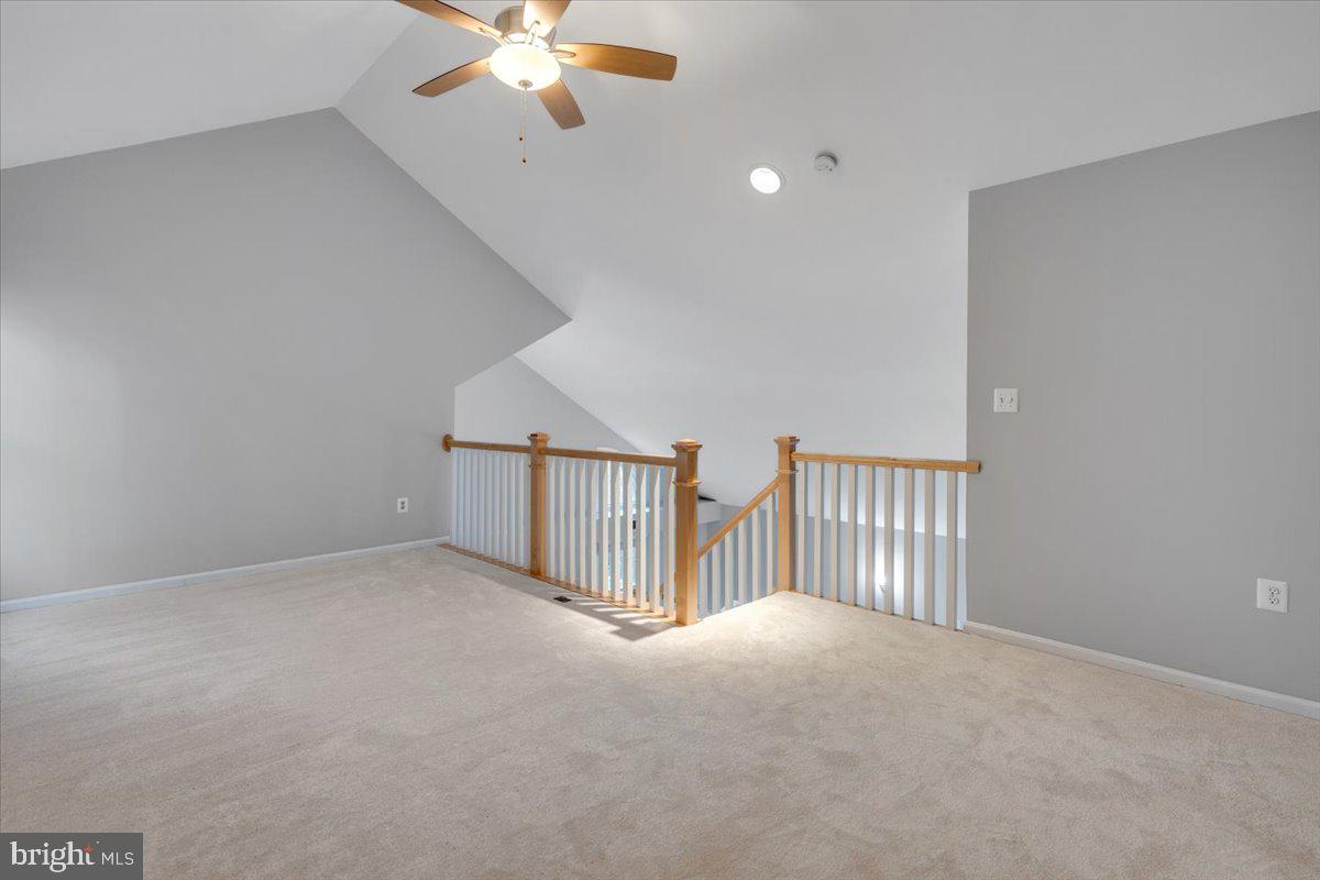 HAMPTON POINTE - Residential