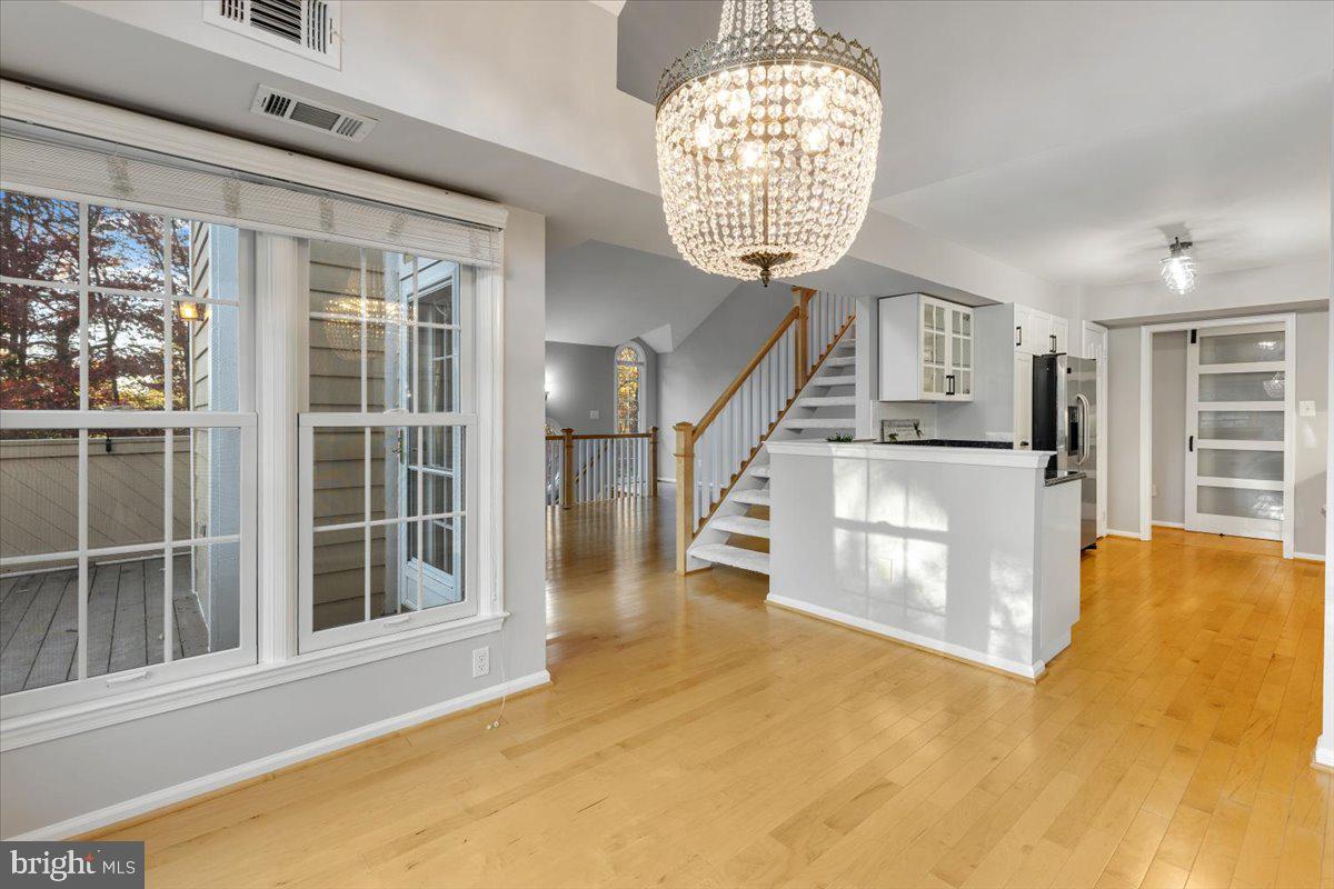 HAMPTON POINTE - Residential