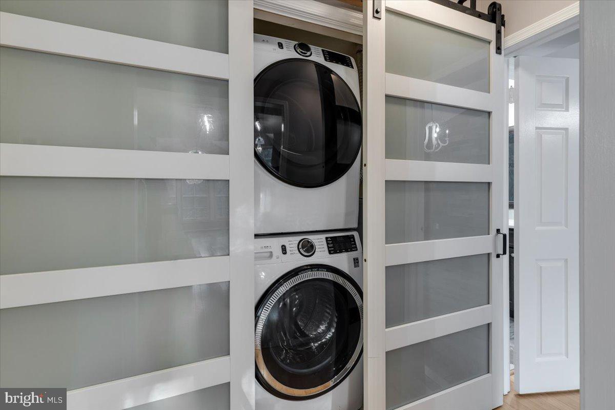 HAMPTON POINTE - Residential