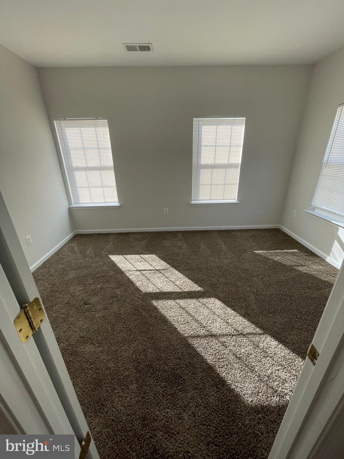 WAKELAND MANOR - Residential Lease