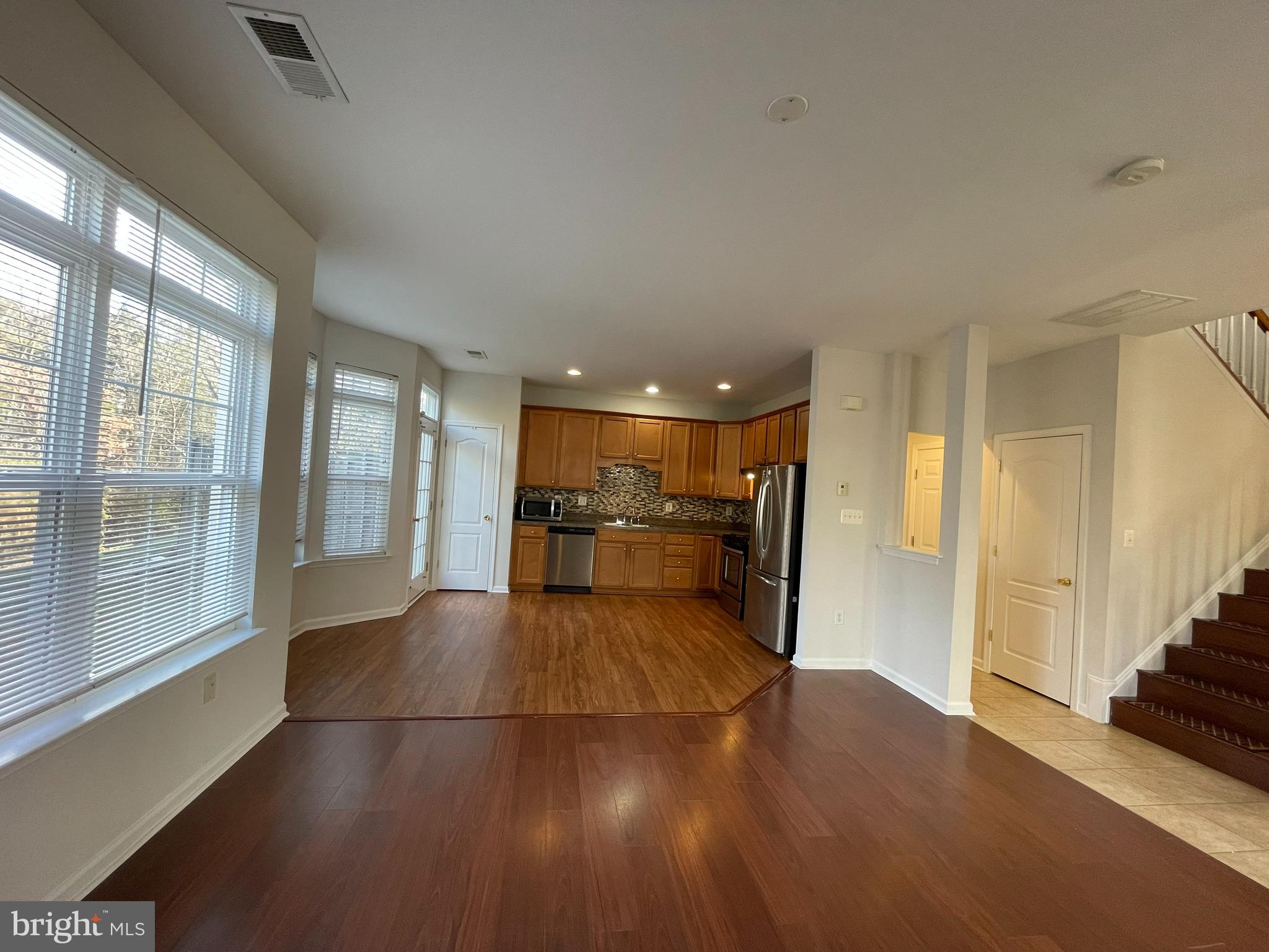 WAKELAND MANOR - Residential Lease