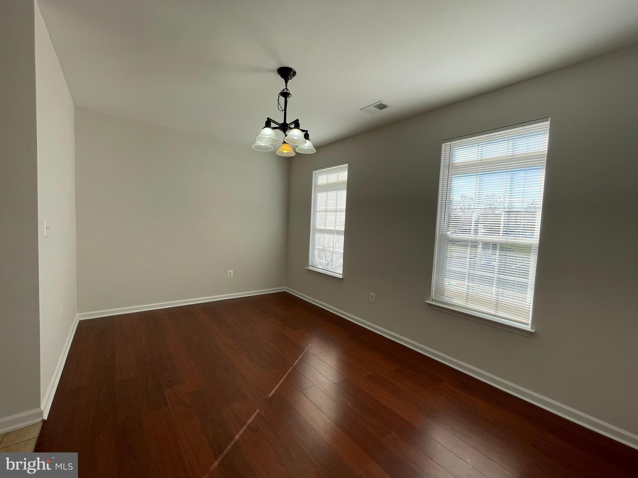 WAKELAND MANOR - Residential Lease