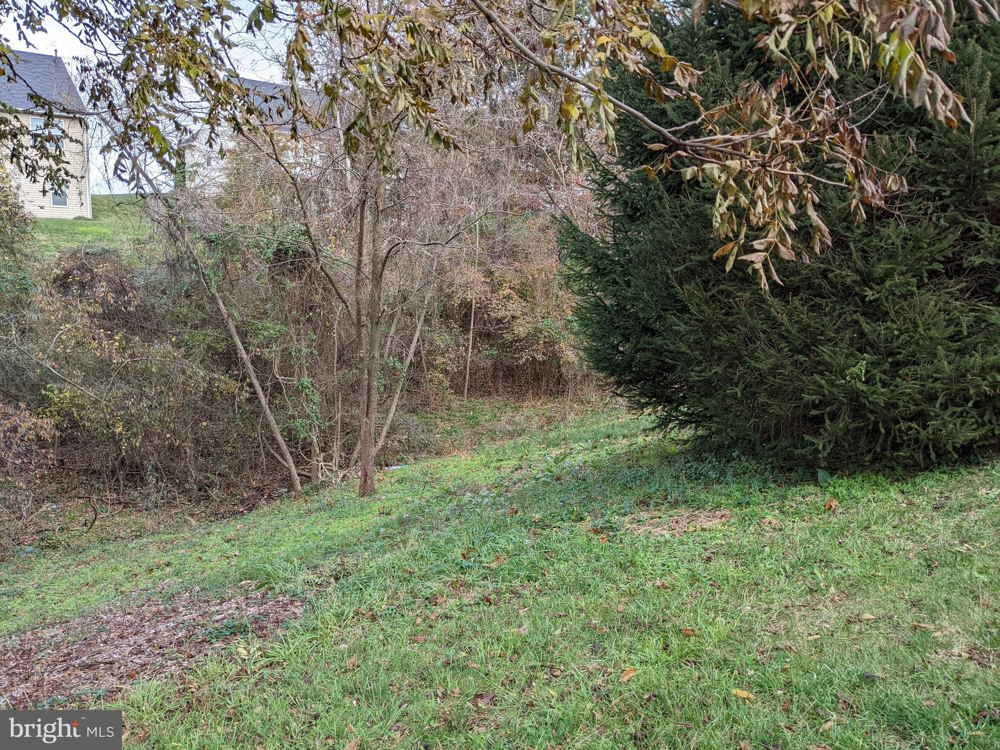 WAKELAND MANOR - Residential Lease