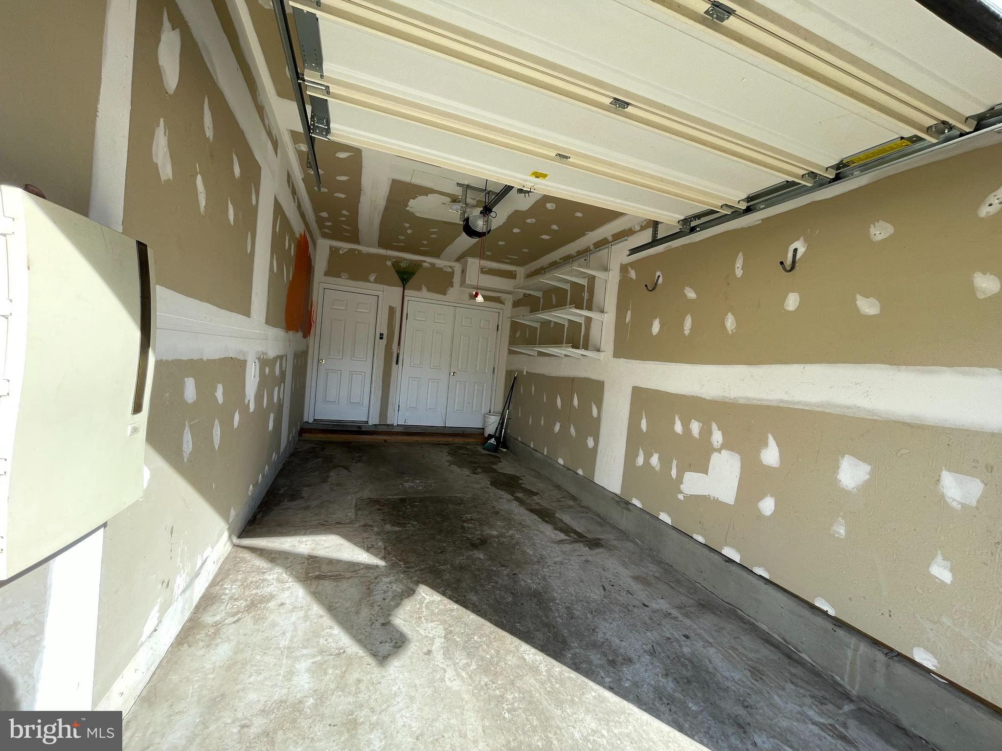 WAKELAND MANOR - Residential Lease