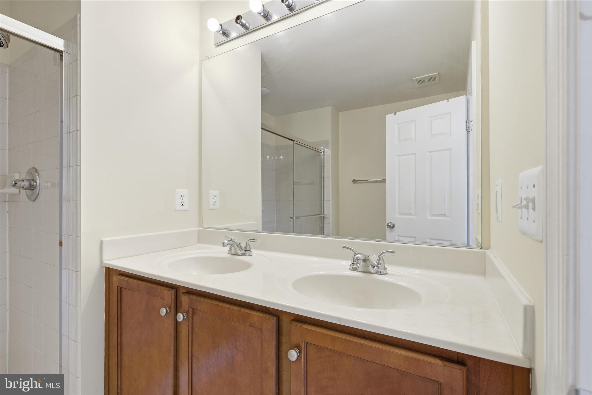 POWELLS RUN VILLAGE COND - Residential