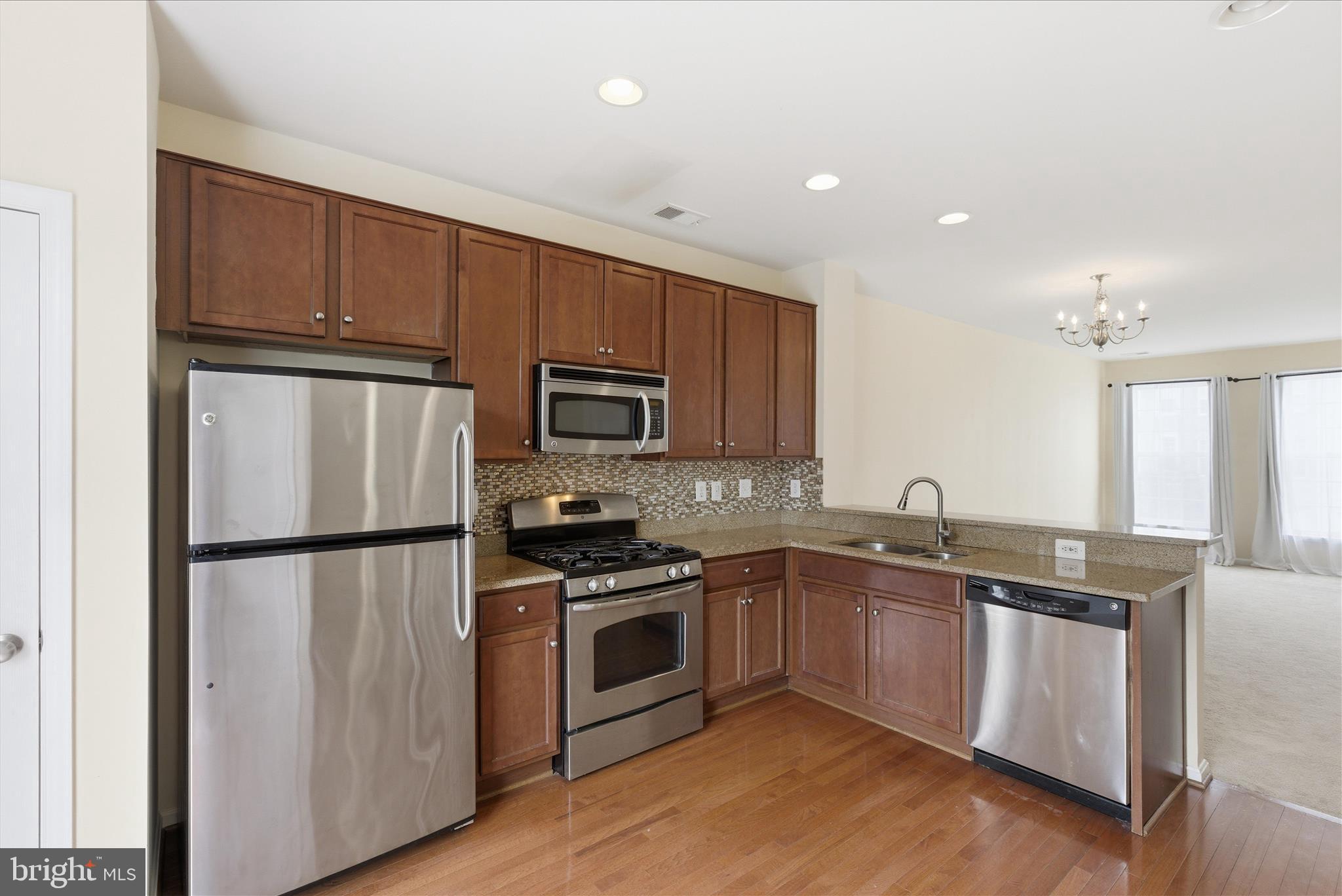 POWELLS RUN VILLAGE COND - Residential