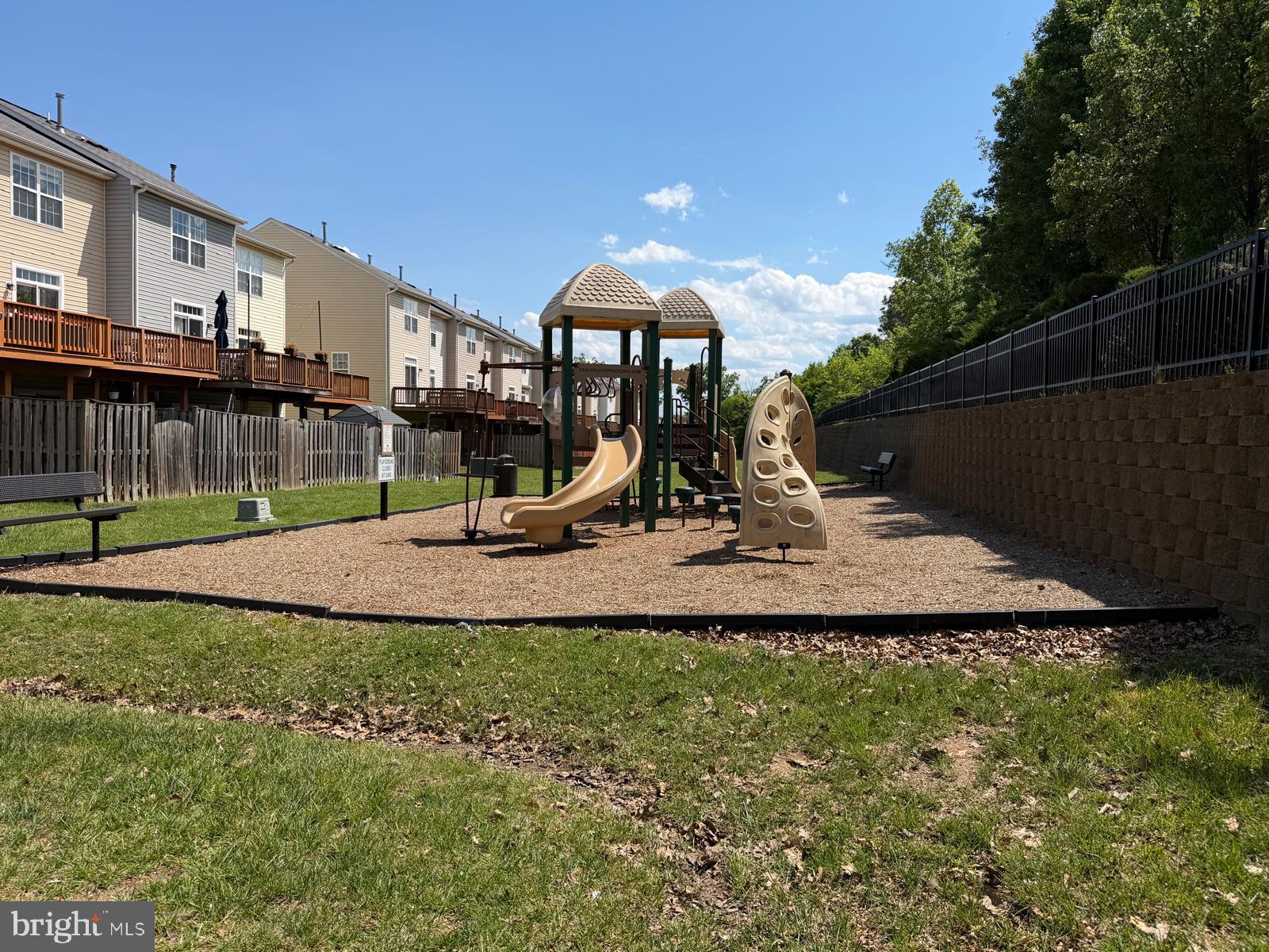 POWELLS RUN VILLAGE COND - Residential