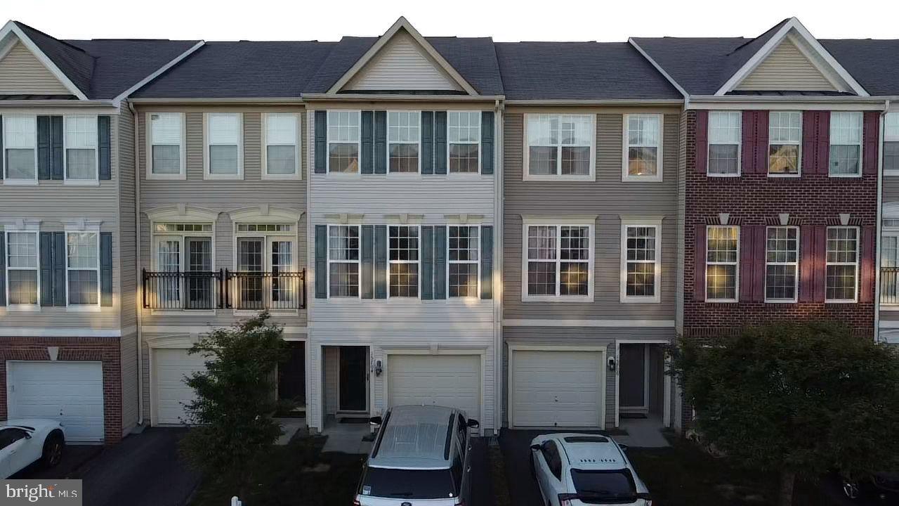 POWELLS RUN VILLAGE COND - Residential