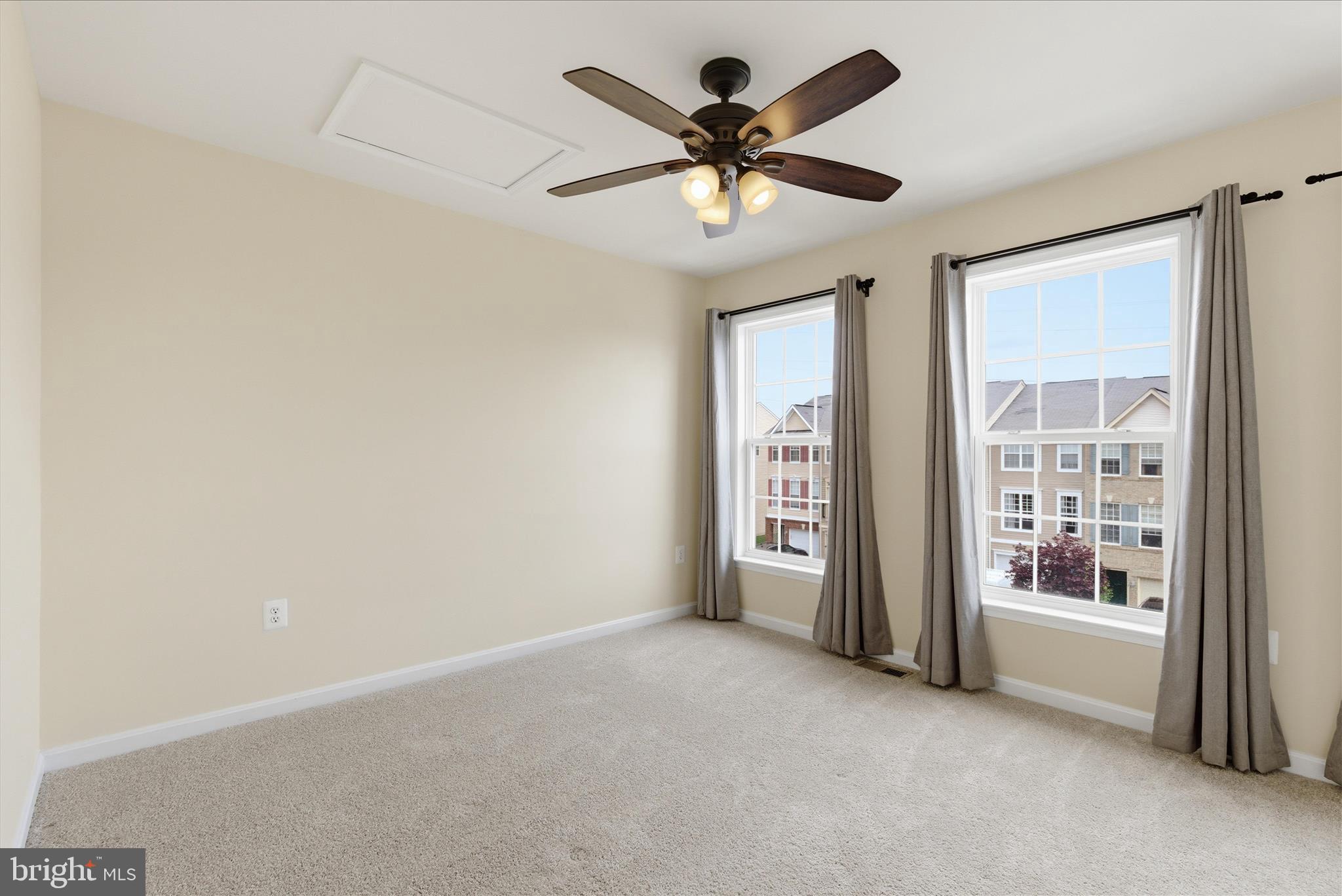 POWELLS RUN VILLAGE COND - Residential