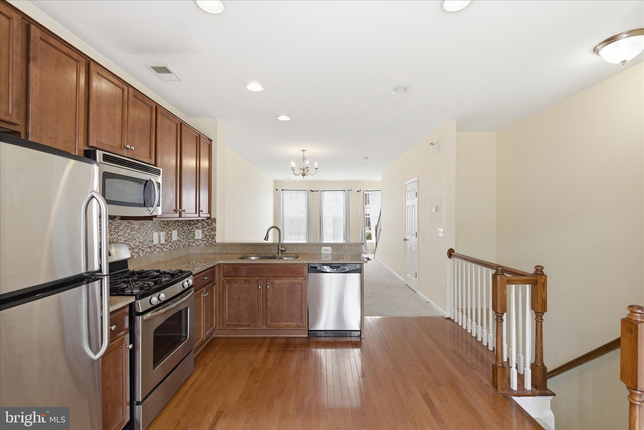 POWELLS RUN VILLAGE COND - Residential