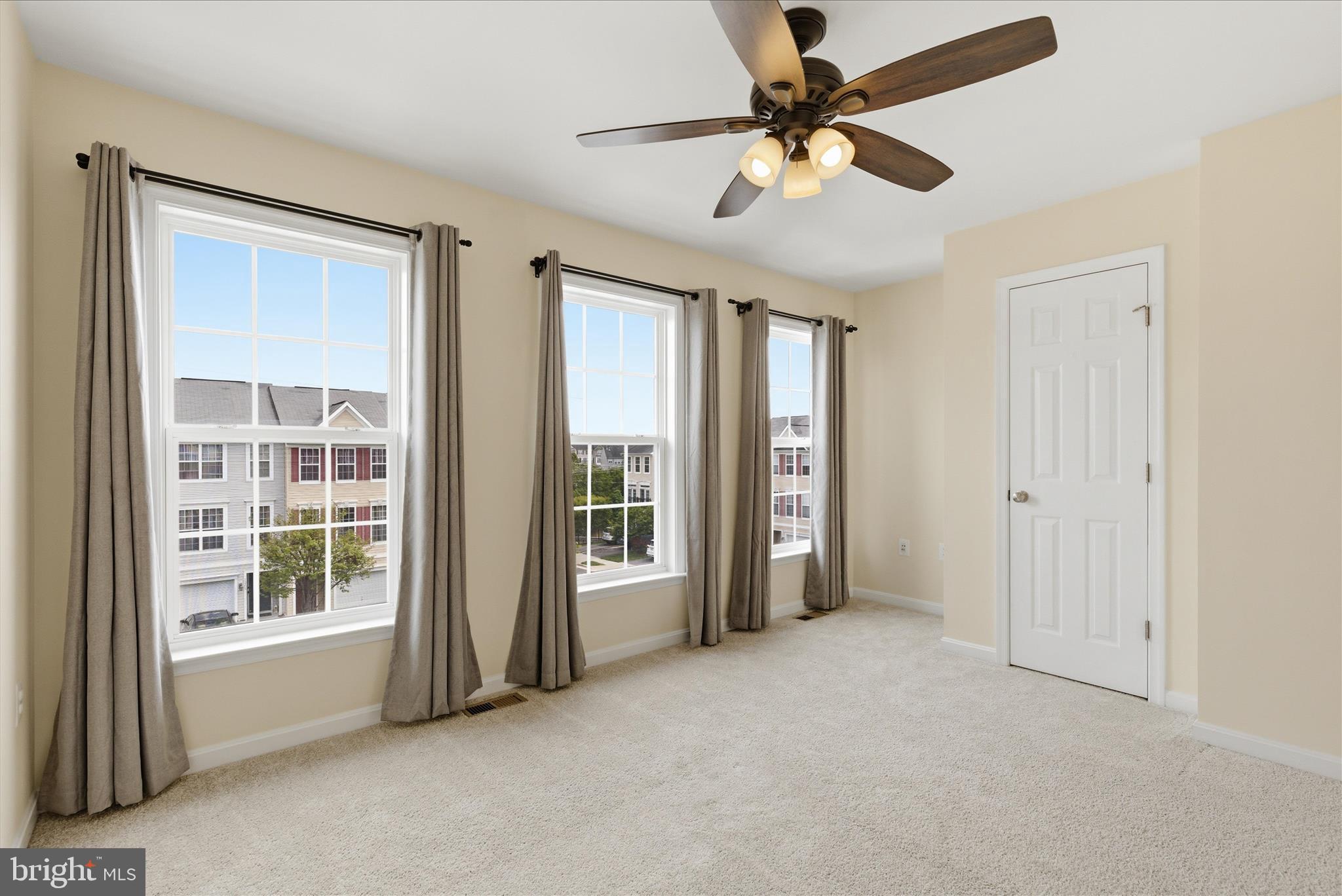 POWELLS RUN VILLAGE COND - Residential