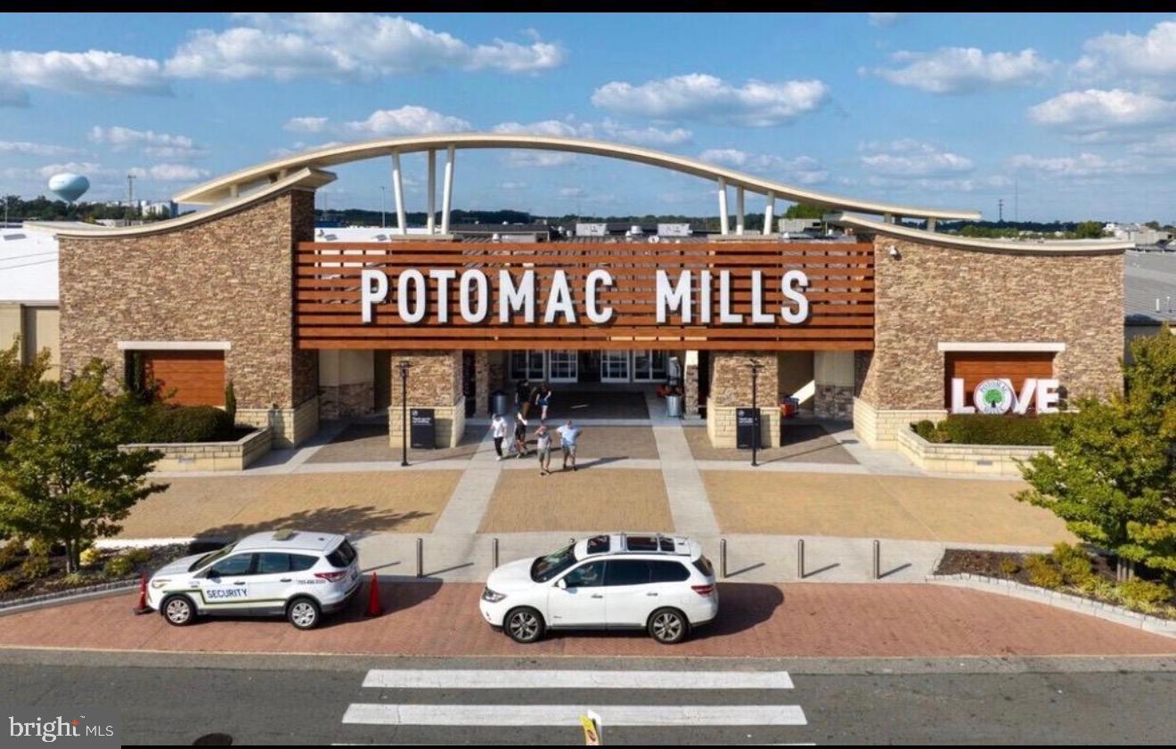 POWELLS RUN VILLAGE COND - Residential