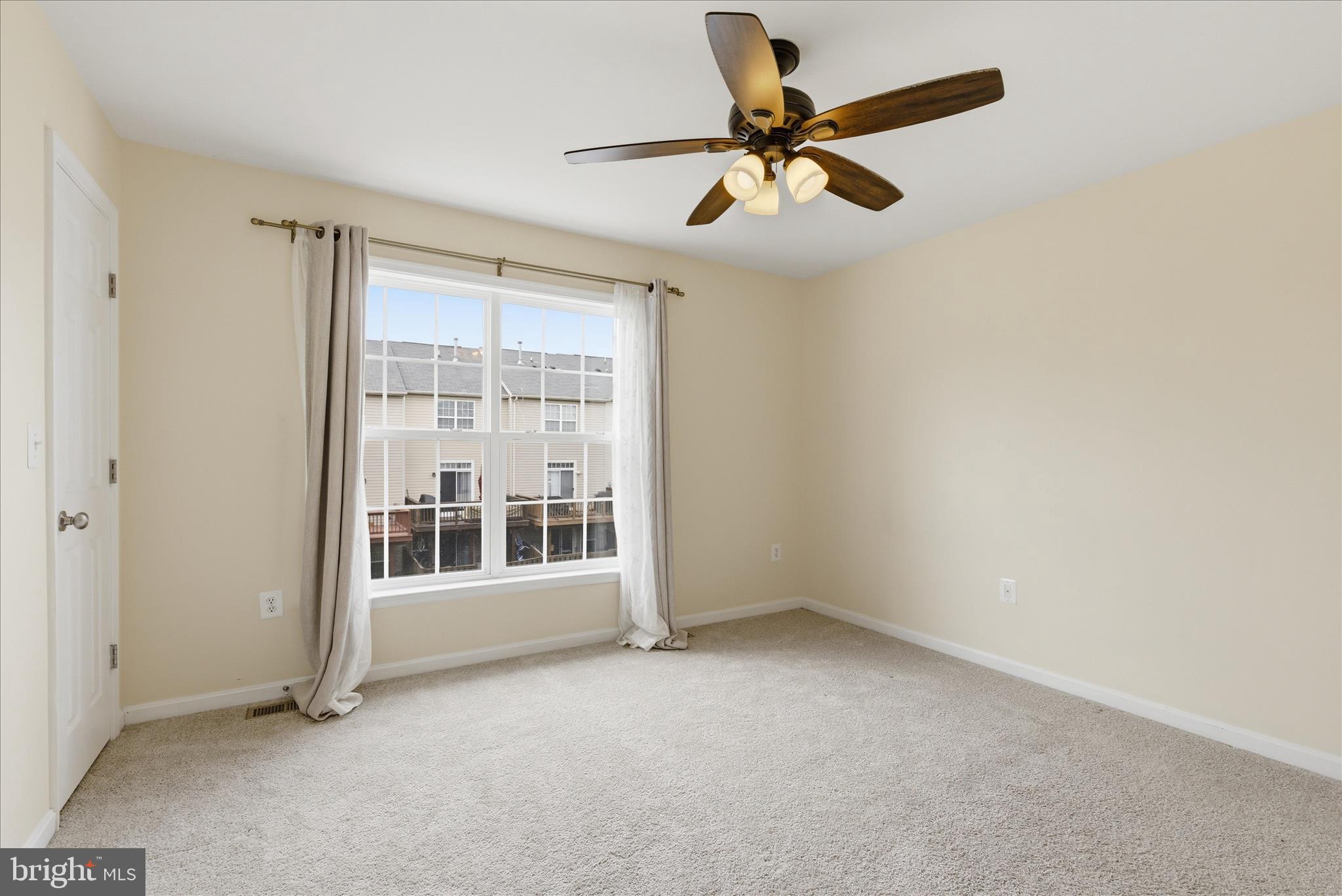POWELLS RUN VILLAGE COND - Residential