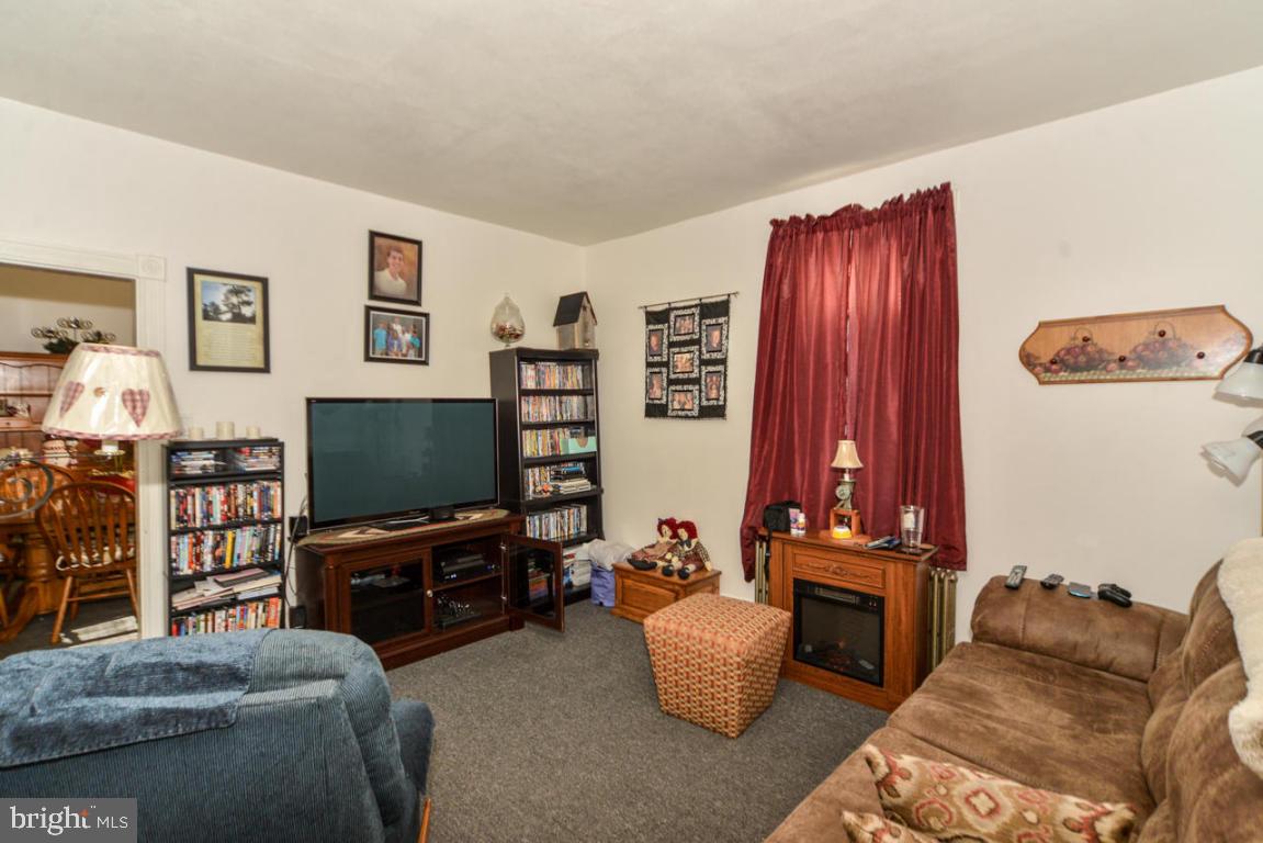 MILLERSVILLE - Residential