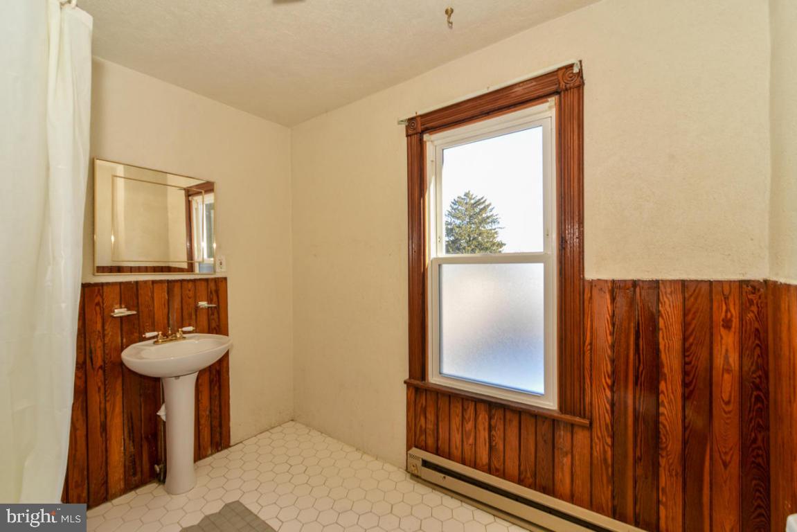 MILLERSVILLE - Residential