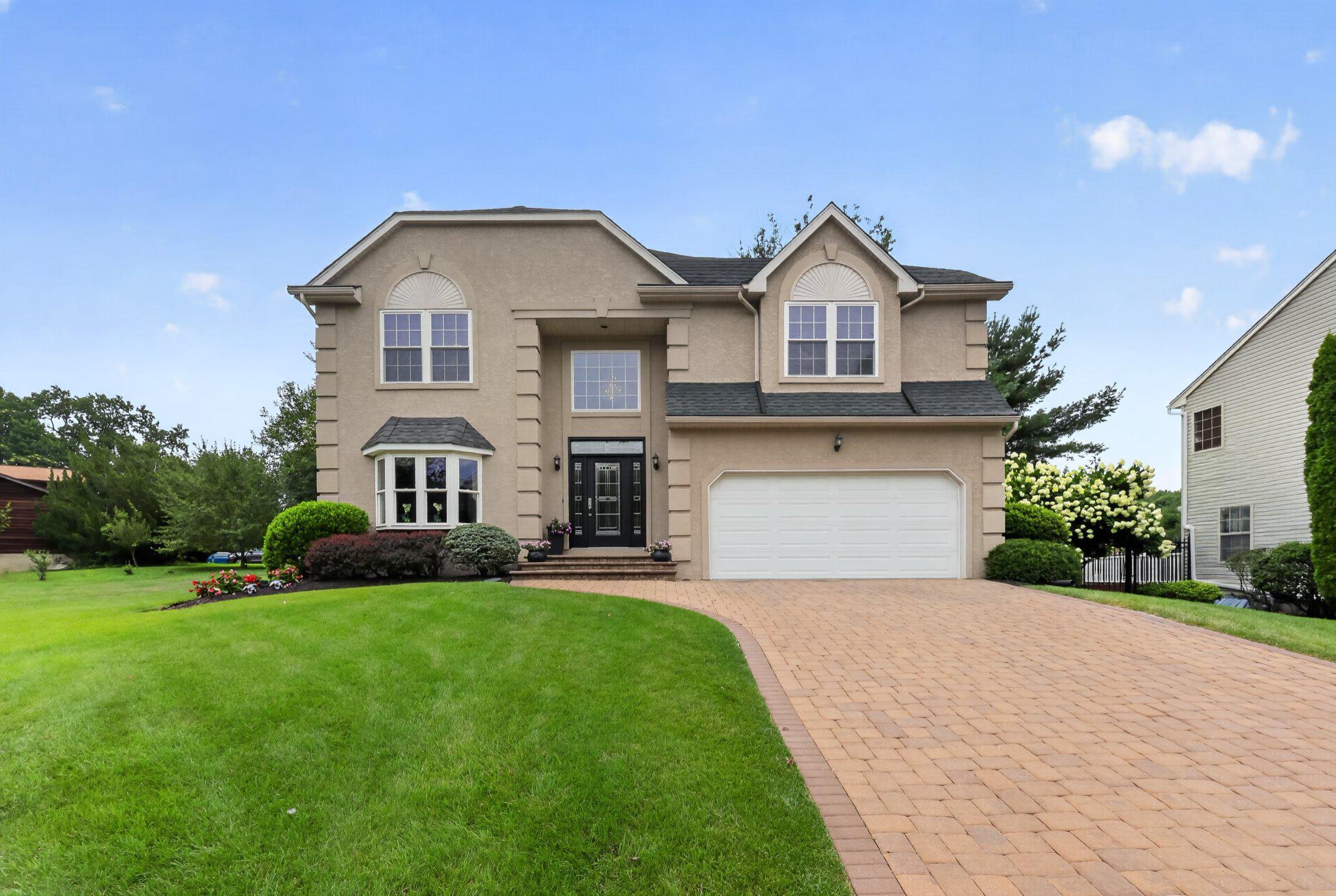 326 NEWTON COURT