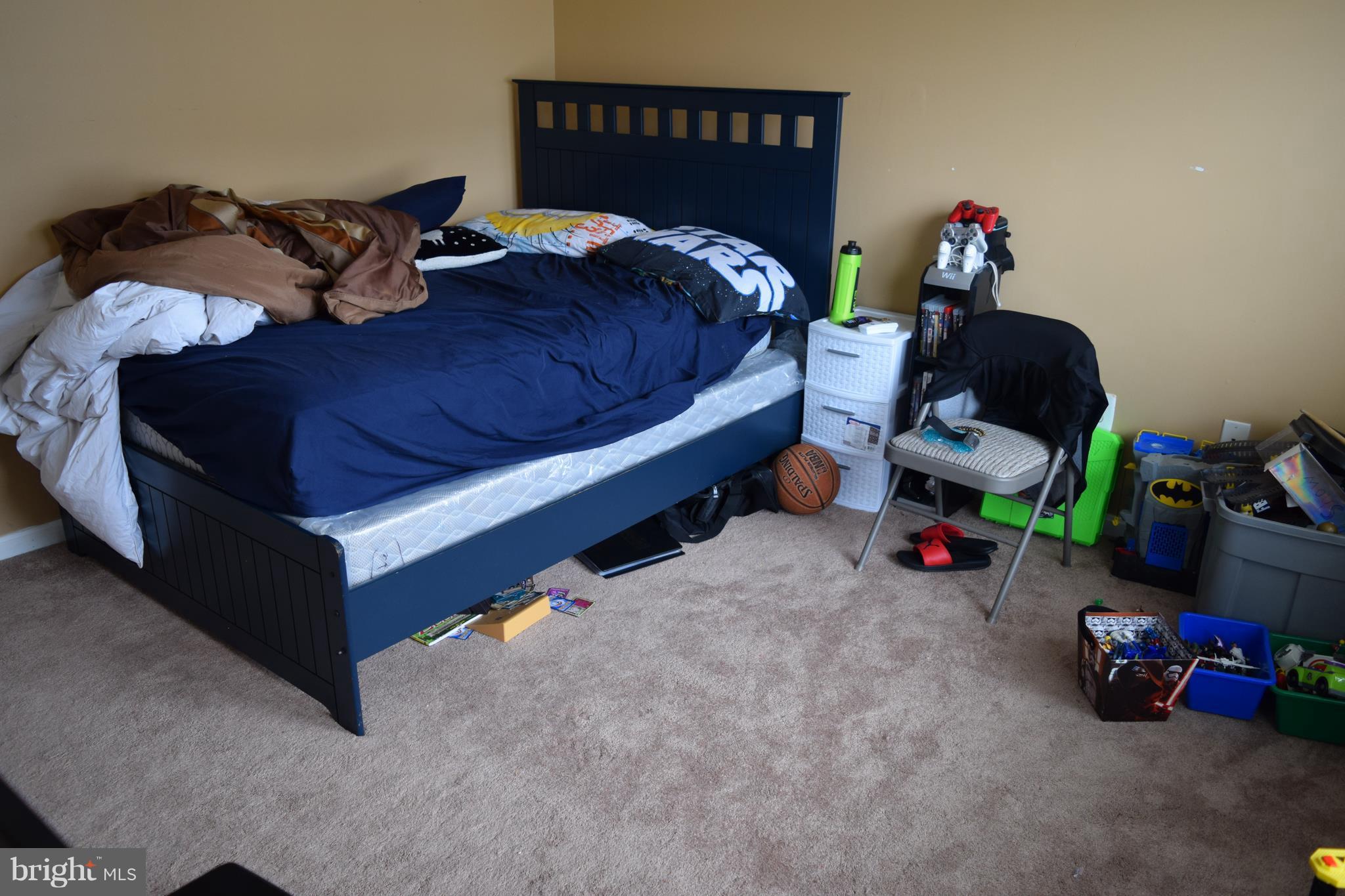 VILLAGES OF MARLBOROUGH - Residential Lease