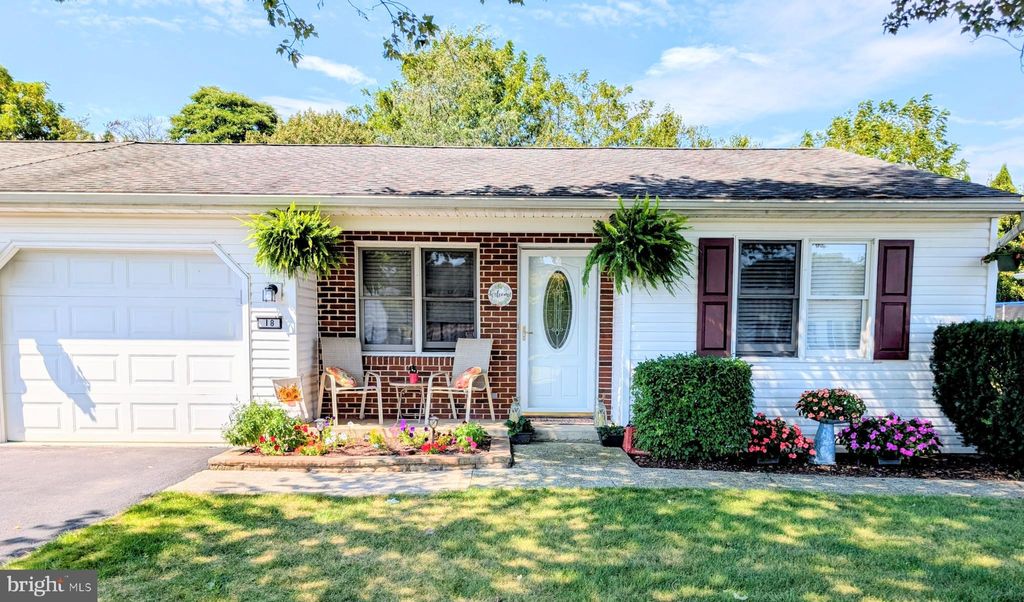 Photo of 18 May Drive, DILLSBURG, PA 17019 (MLS # PAYK2095630)