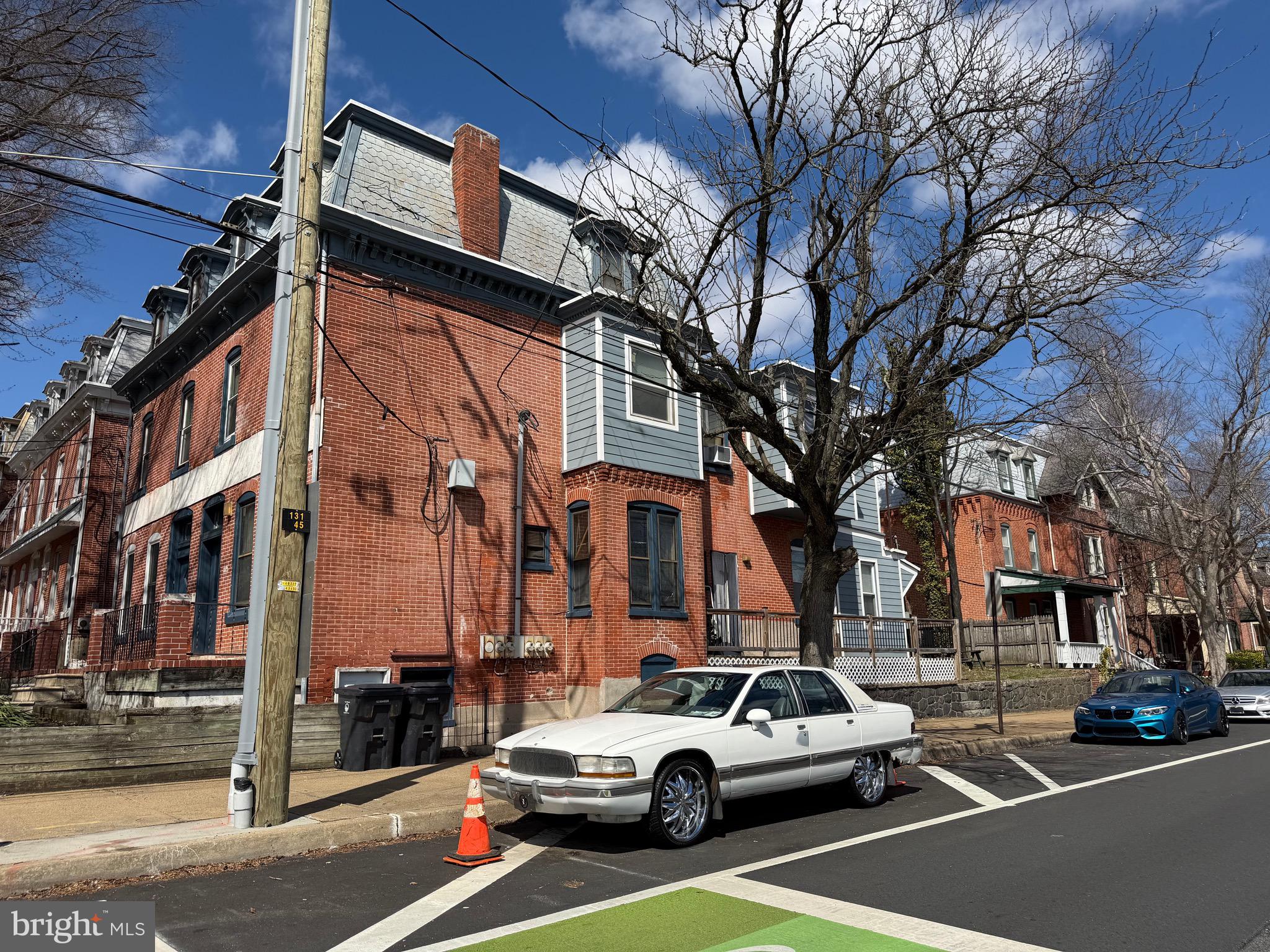 1001 & 1003 W. 8th St. W 8TH STREET