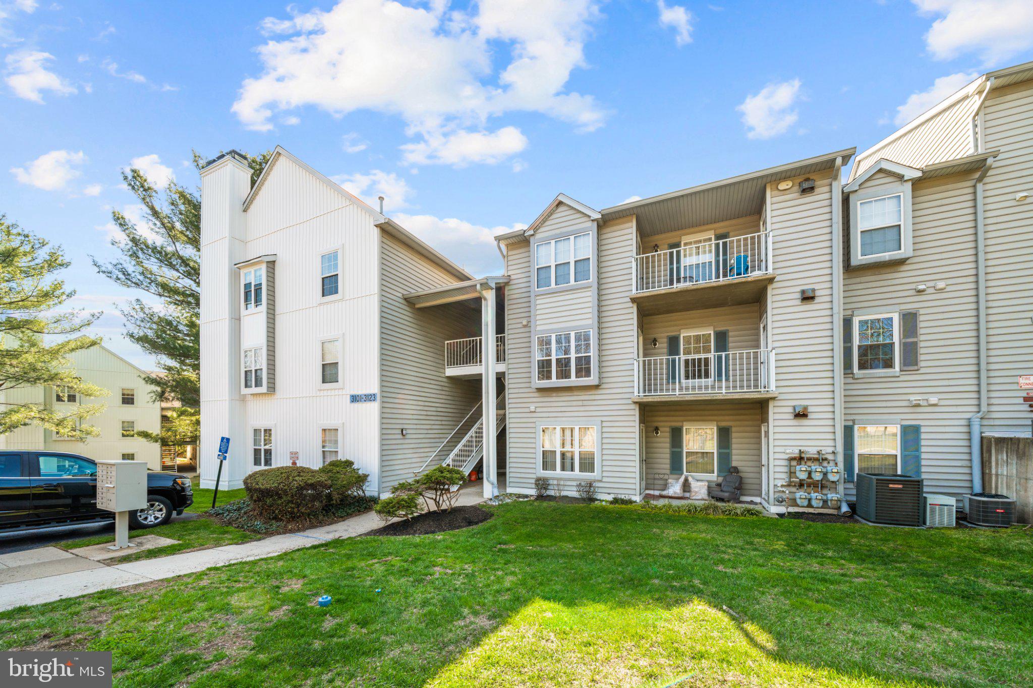 3111 CHARING CROSSING 36