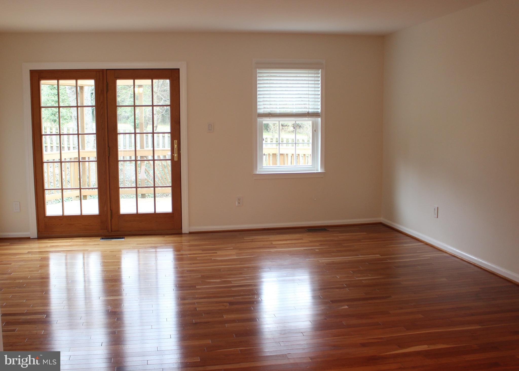 LEEDS SQUARE - Residential Lease