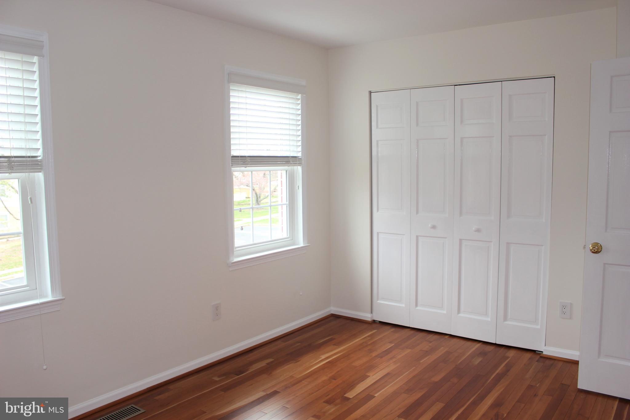 LEEDS SQUARE - Residential Lease