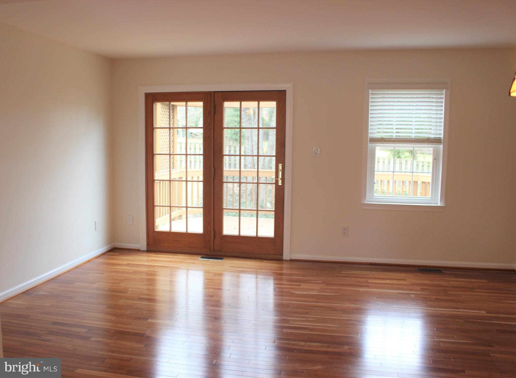 LEEDS SQUARE - Residential Lease