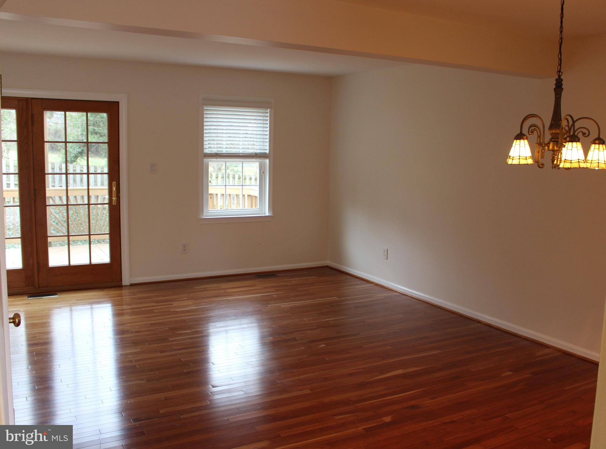 LEEDS SQUARE - Residential Lease