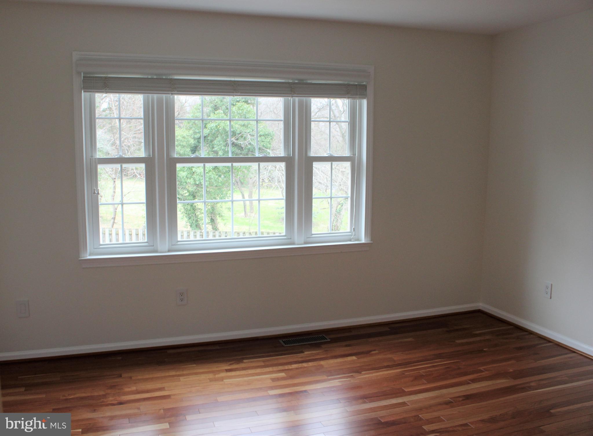 LEEDS SQUARE - Residential Lease