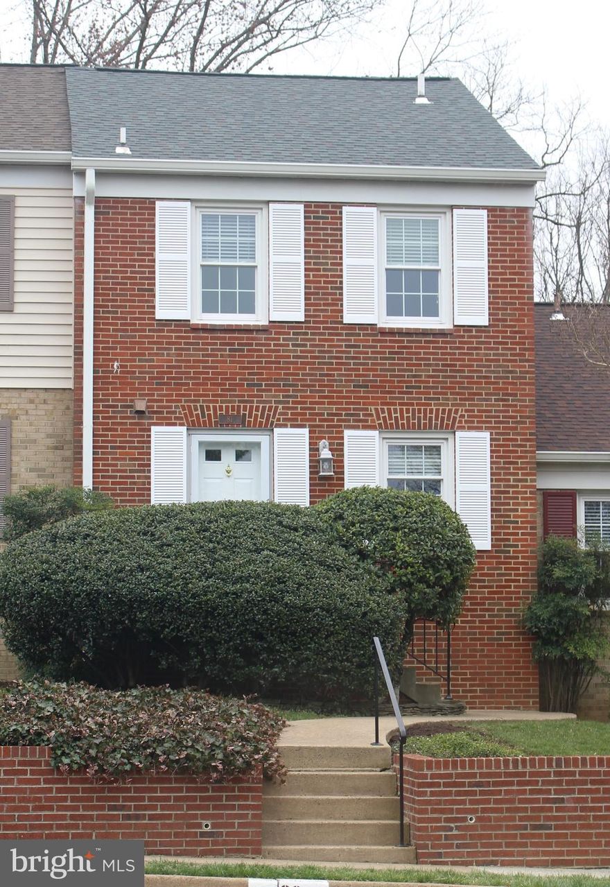 Looking for CONVENIENCE?  This property is in a prime location one block from Main Street and is surrounded by the Warrenton Historic District. Direct Access to the Greenway, a 5-mile walking trail with the new dog park is located down the block. From there Claire's at the Depot, and many other restaurants, bars, and shops on Main Street are a 5 to 10-minute walk. The community offers a pool, tennis courts, and ample parking for your guests.  Exterior maintenance and lawn maintenance are included in the rent. Spectacularly maintained townhouse in Leeds Square.  Main Floor has an updated kitchen with stainless steel appliances and granite counters, a living room-dining room combination, a half bath, and a back deck for entertaining .  The upper level has two spacious bedrooms and a full bath.  The basement has a full bath, a kitchenette, a bedroom, a den, and a sliding glass door to the patio under the deck. CONDO FEES ARE PAID BY LANDLORD, $50.00 water fee per month is paid to the landlord in addition to rent.