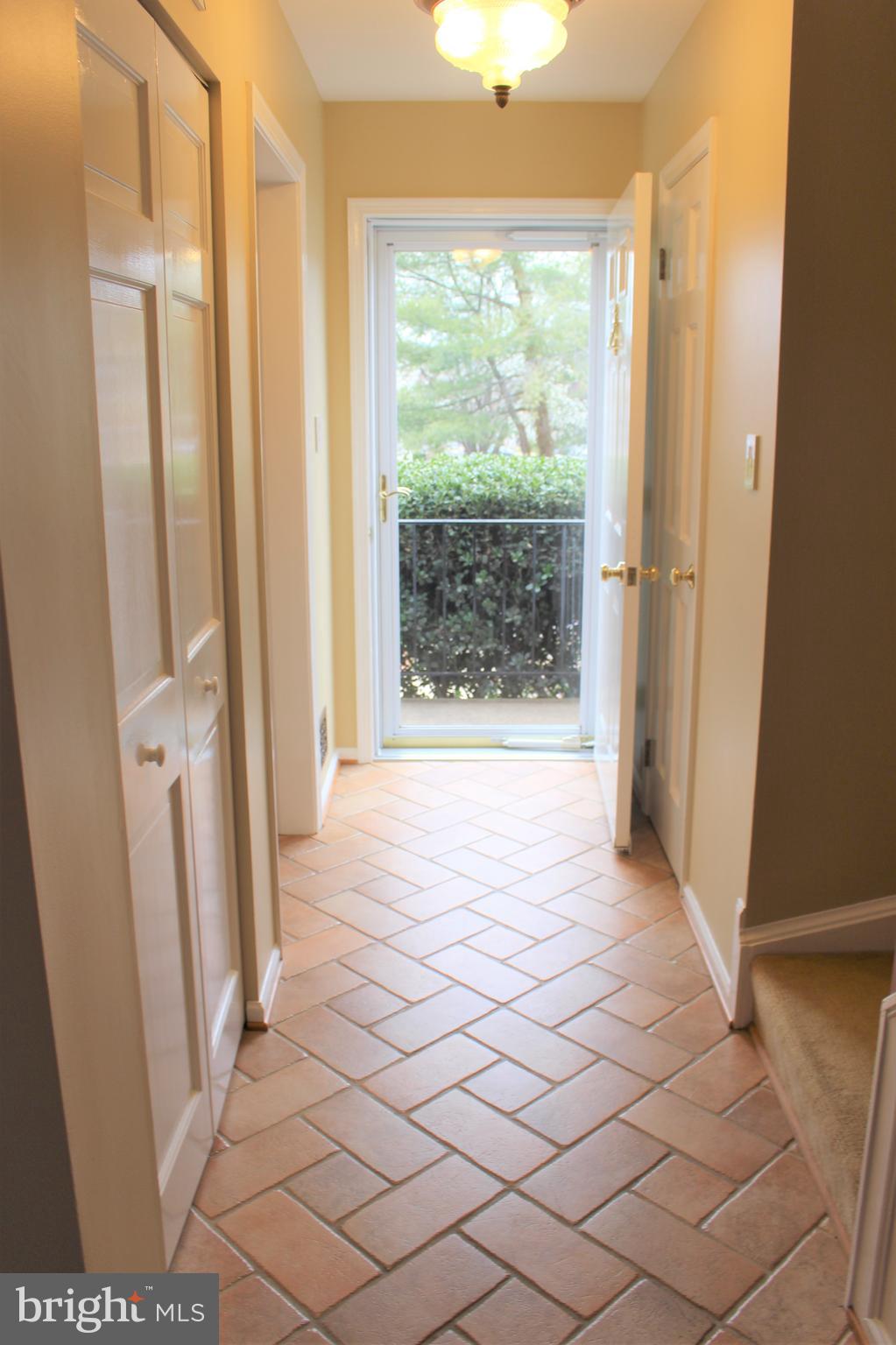 LEEDS SQUARE - Residential Lease