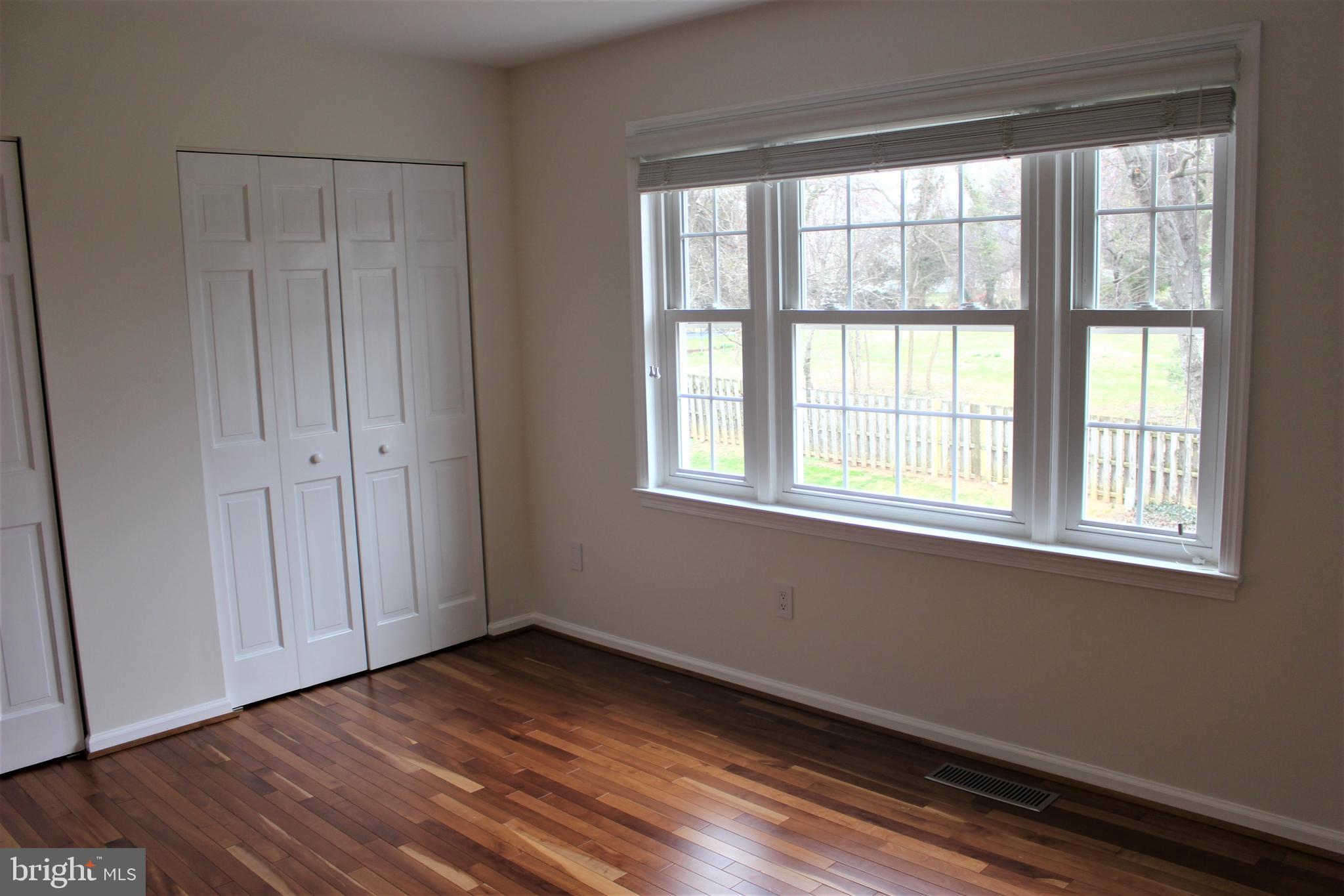 LEEDS SQUARE - Residential Lease