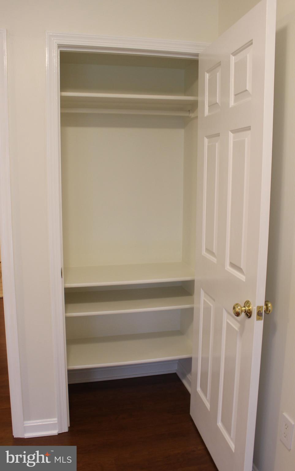 LEEDS SQUARE - Residential Lease