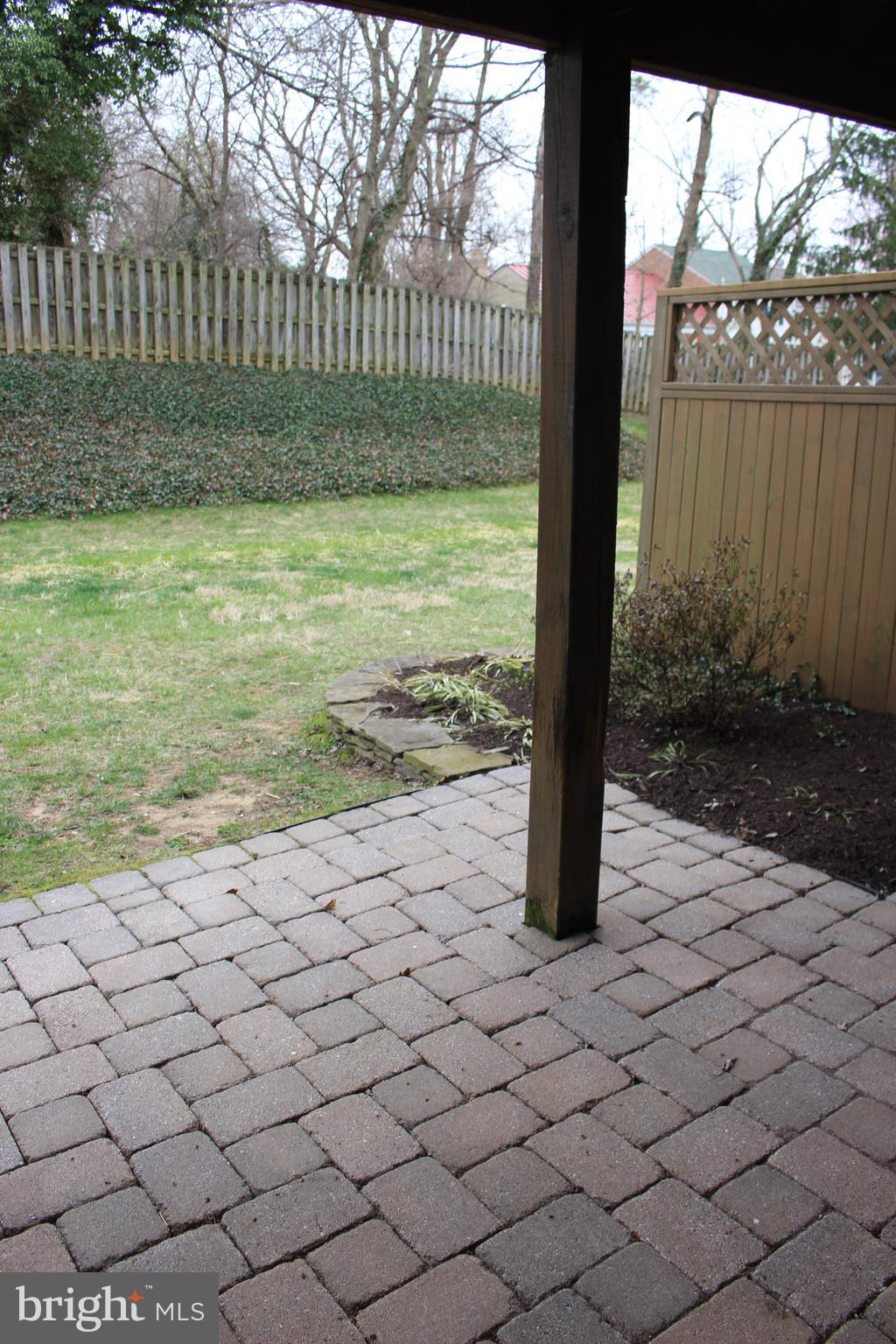 LEEDS SQUARE - Residential Lease