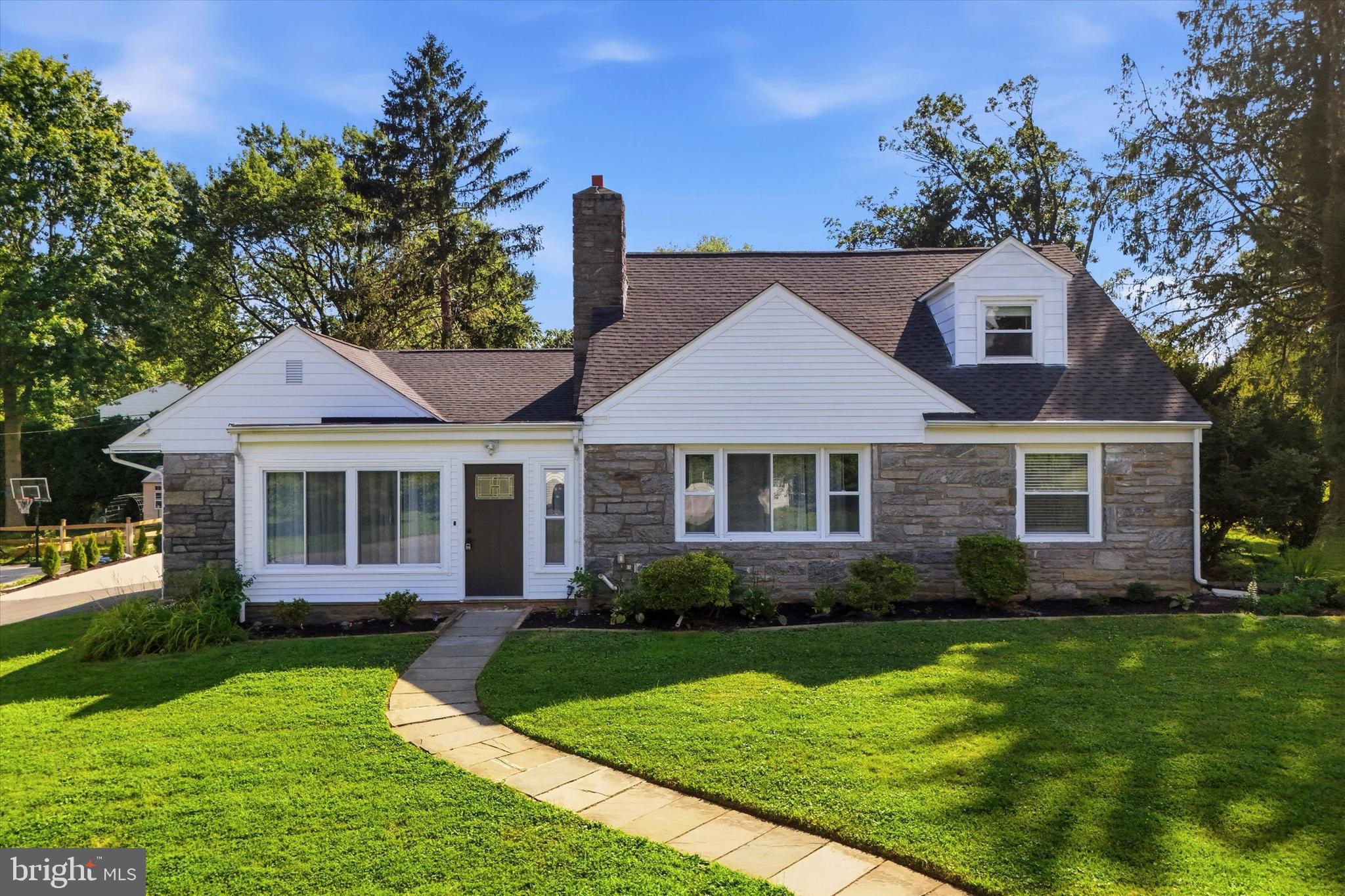 411 OSBORNE LANE