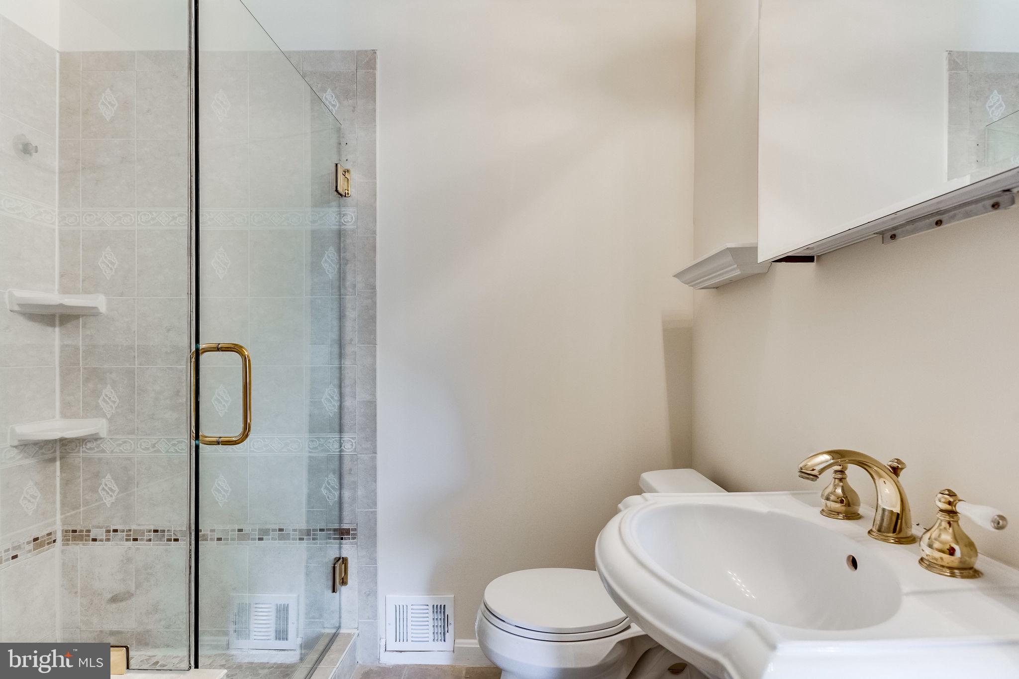 VILLA D ESTE VILLAGE - Residential Lease