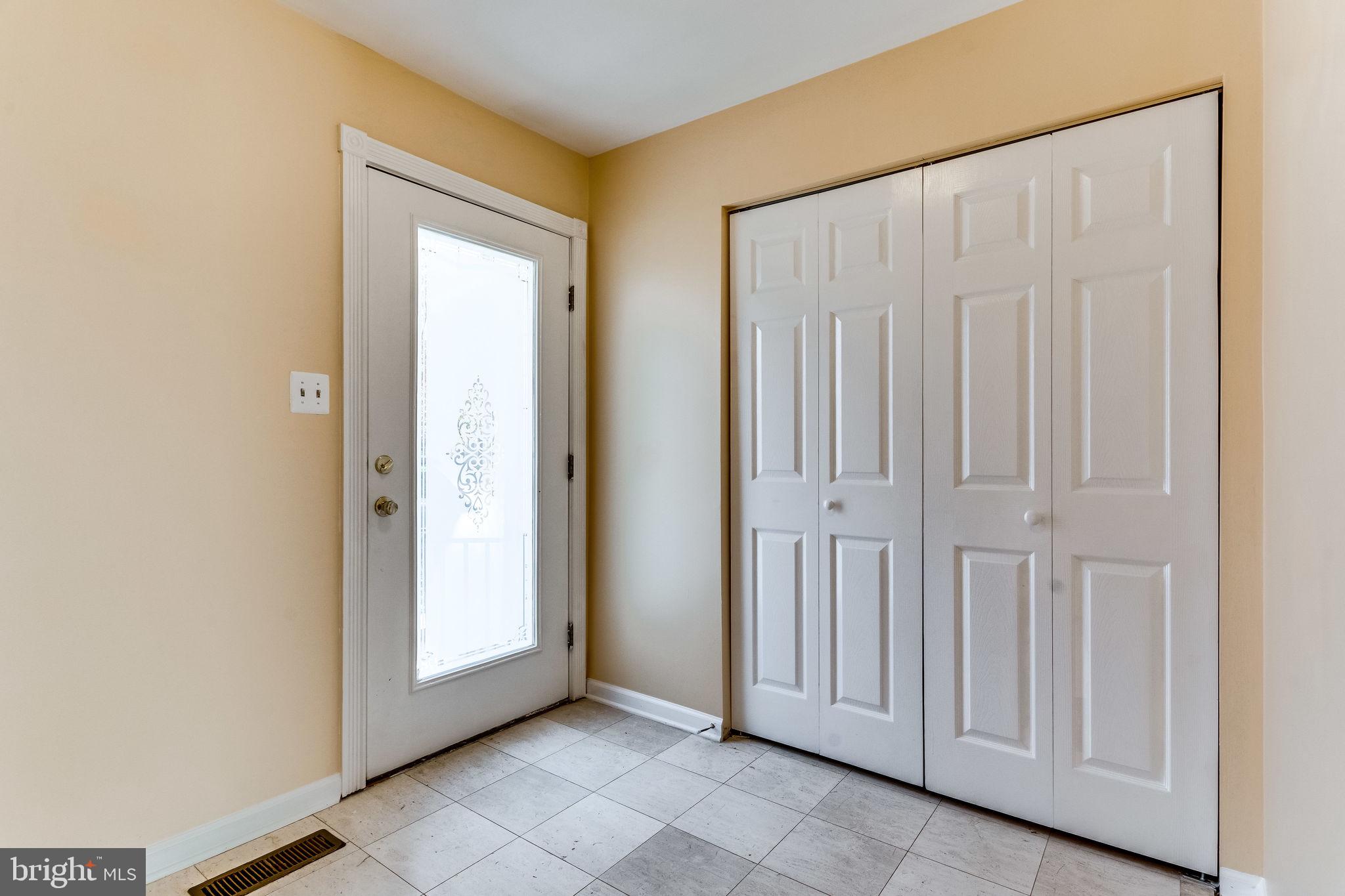 VILLA D ESTE VILLAGE - Residential Lease