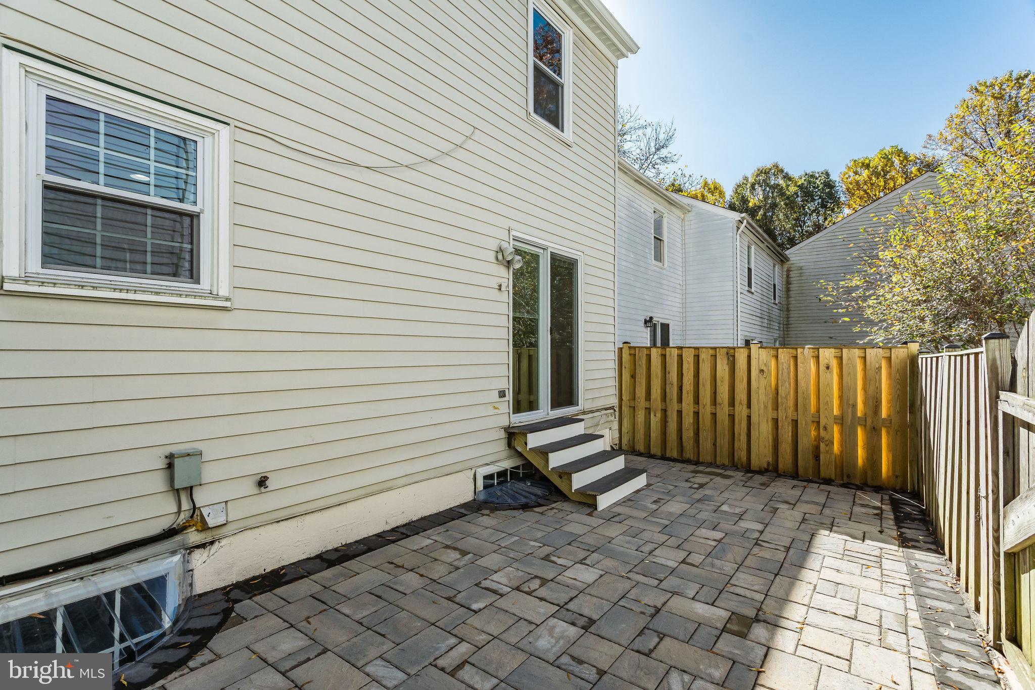 VILLA D ESTE VILLAGE - Residential Lease