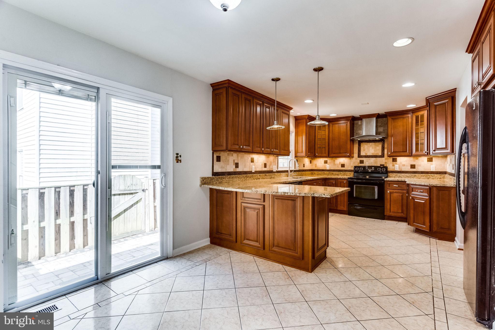 VILLA D ESTE VILLAGE - Residential Lease