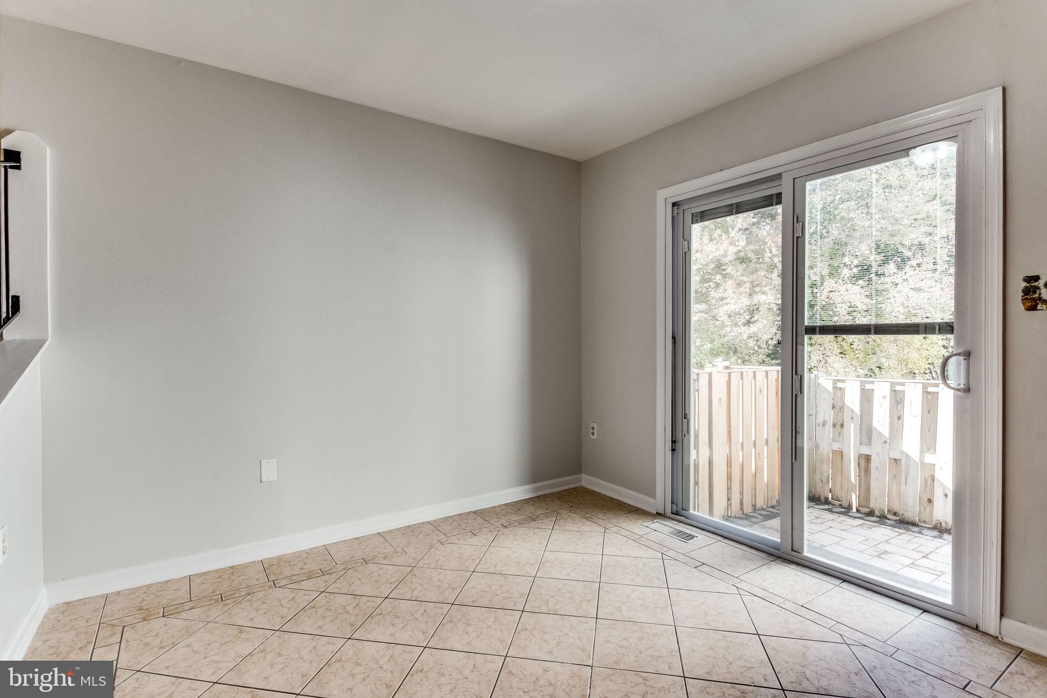 VILLA D ESTE VILLAGE - Residential Lease