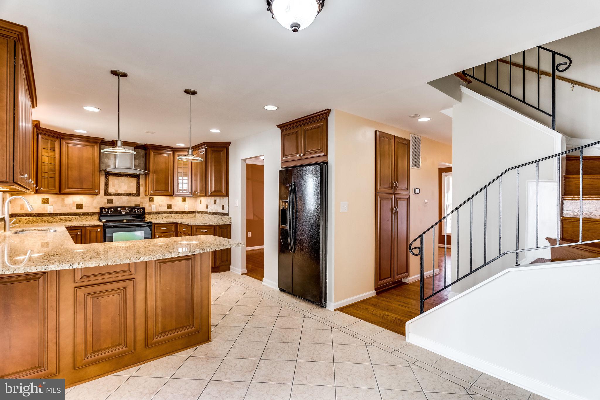 VILLA D ESTE VILLAGE - Residential Lease